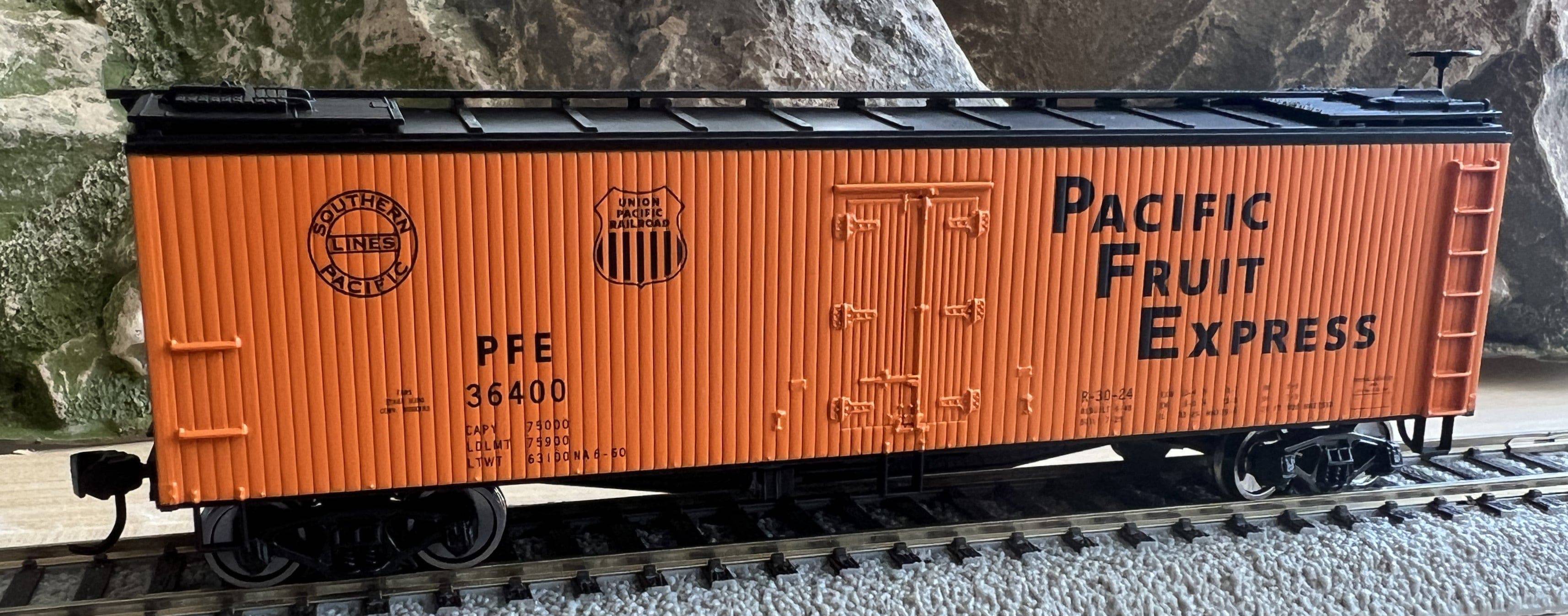 Walthers HO 910-41233 - Mainline - 40' Wood Reefer w/ Wood Ends "Pacific Fruit Express" #36455