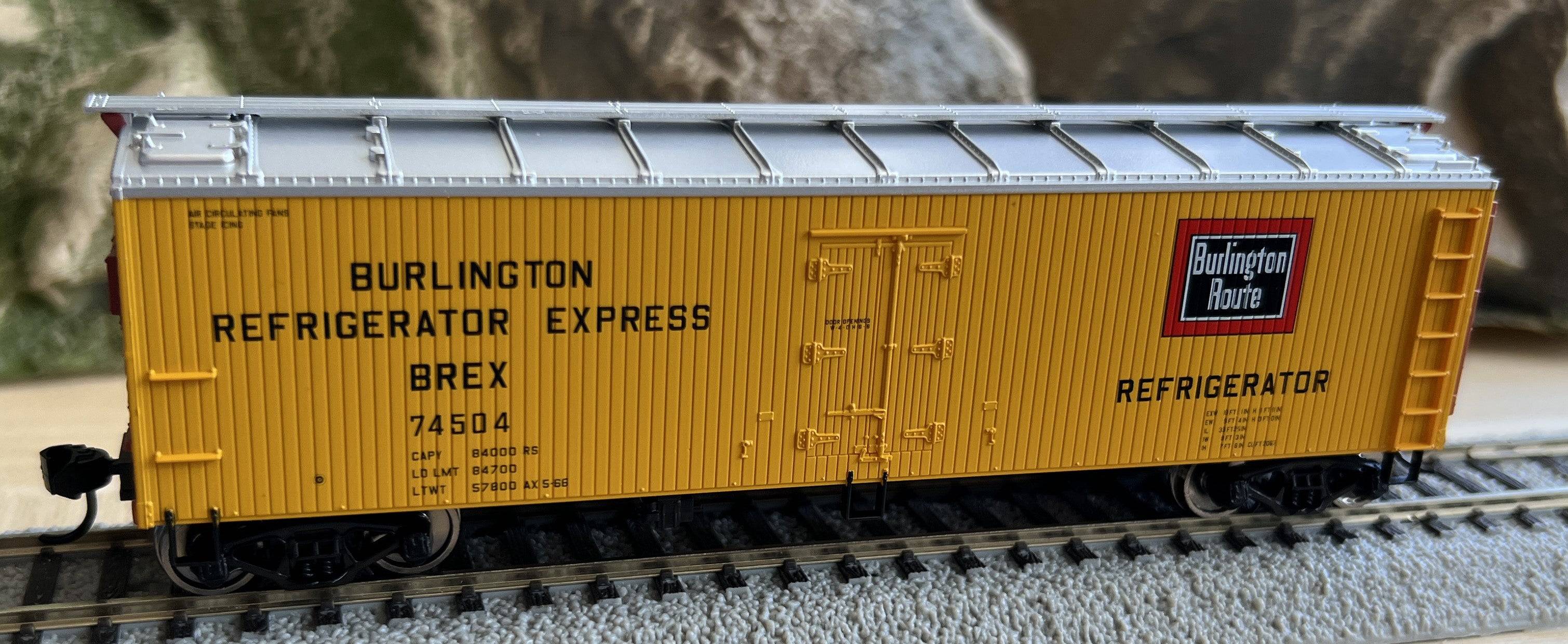 Walthers HO 910-41308 - Mainline - 40' Wood Reefer w/ Steel Ends "Chicago Burlington & Quincy" #74628