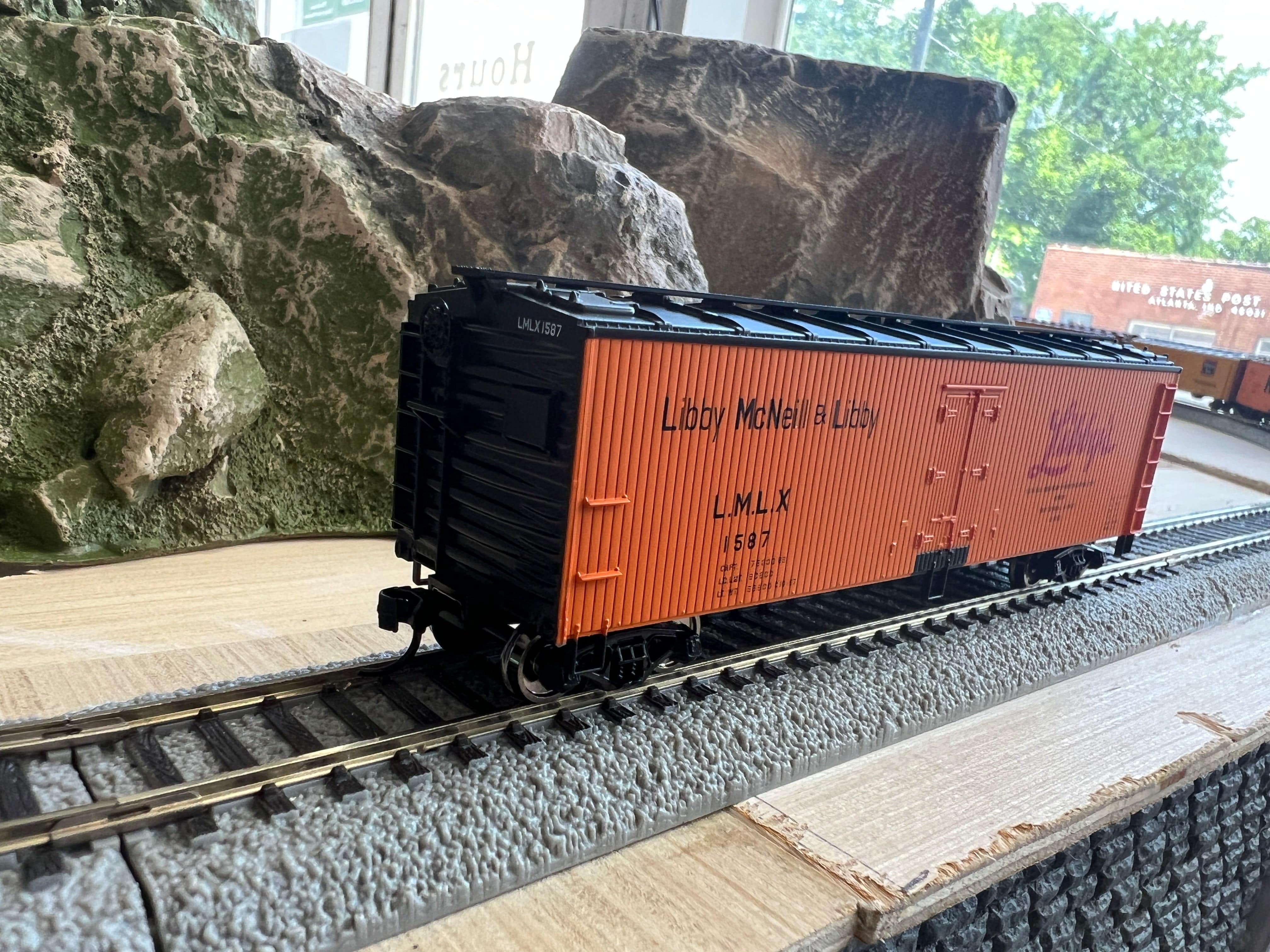 Walthers HO 910-41316 - Mainline - 40' Wood Reefer w/ Steel Ends "LMLX" #1680 (Libby)