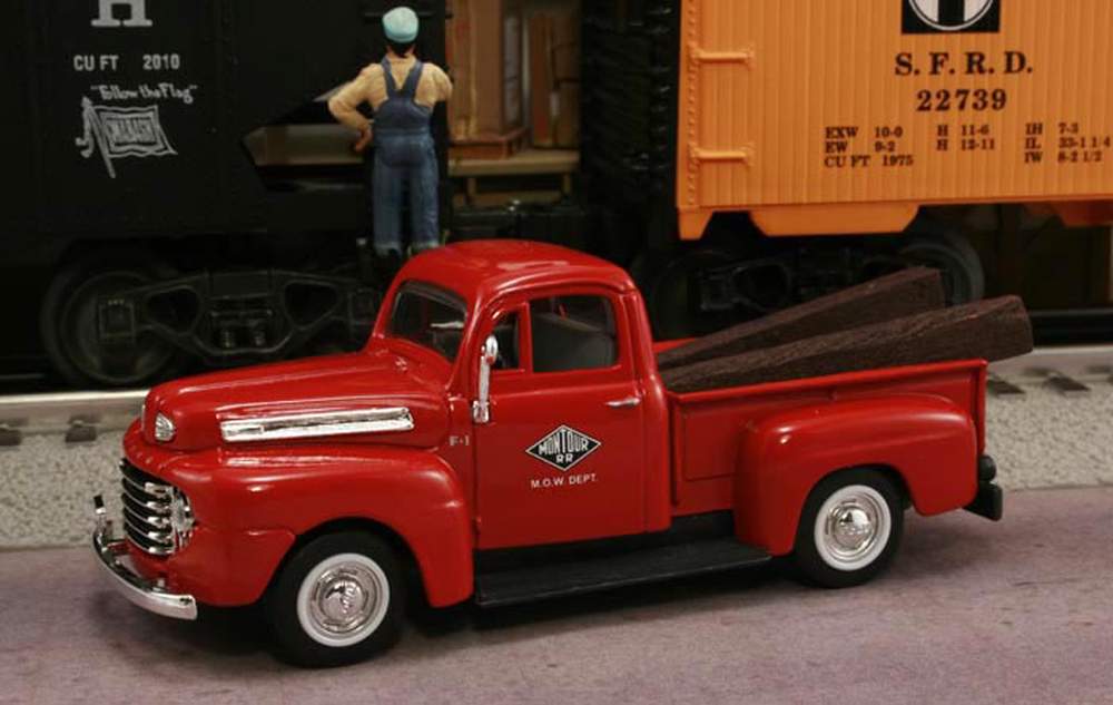 Railyard Truck Series - 1948 Ford F1 Pickup "Montour Railroad M.O.W. Dept." (Red) 1/43 Diecast Car