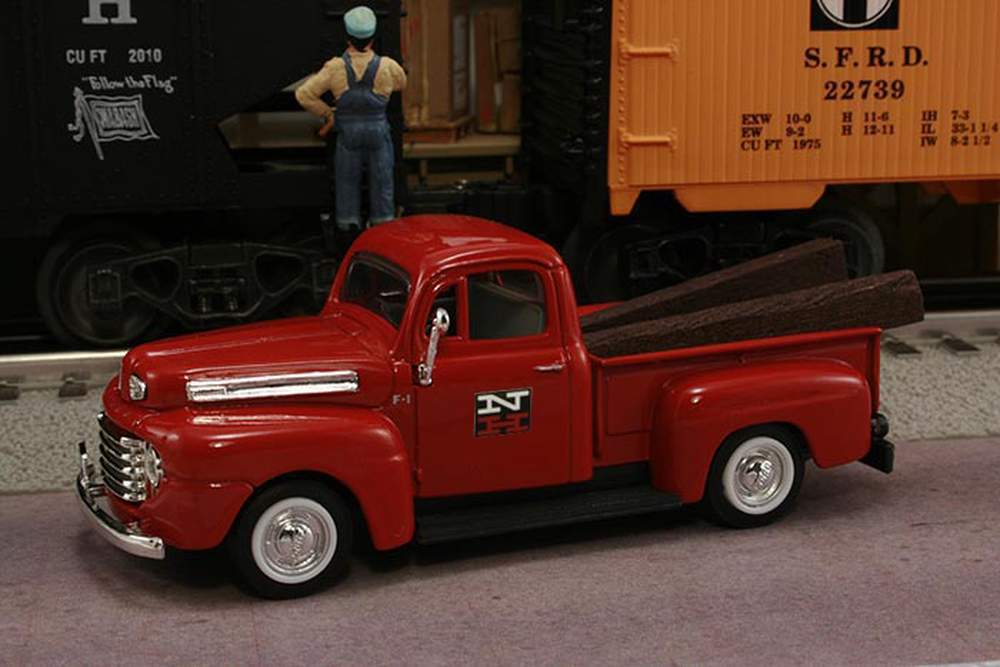 Railyard Truck Series - 1948 Ford F1 Pickup "New Haven Railroad M.O.W. Dept." (Red) 1/43 Diecast Car