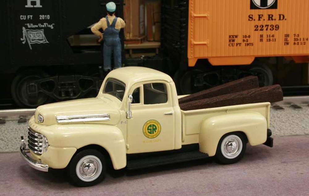 Railyard Truck Series - 1948 Ford F1 Pickup "Southern Railway M.O.W. Dept." (Cream) 1/43 Diecast Car