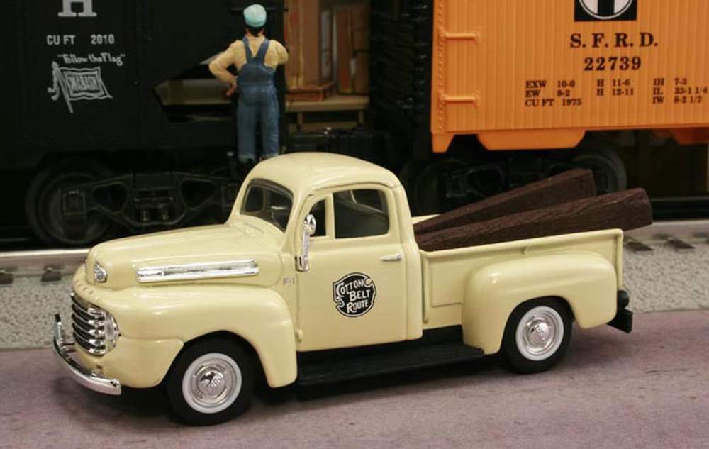 Railyard Truck Series - 1948 Ford F1 Pickup "St. Louis Southwestern Railway (Cotton Belt Route)" (Cream) 1/43 Diecast Car
