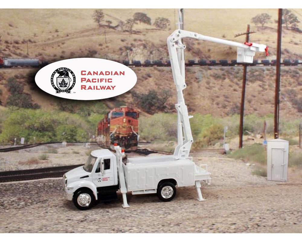 Railyard Truck Series - International Bucket Truck "Canadian Pacific Railway" 1/43 Diecast Car