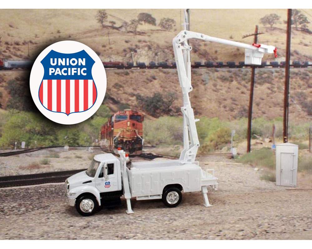 Railyard Truck Series - International Bucket Truck "Union Pacific M.O.W. Dept." 1/43 Diecast Car