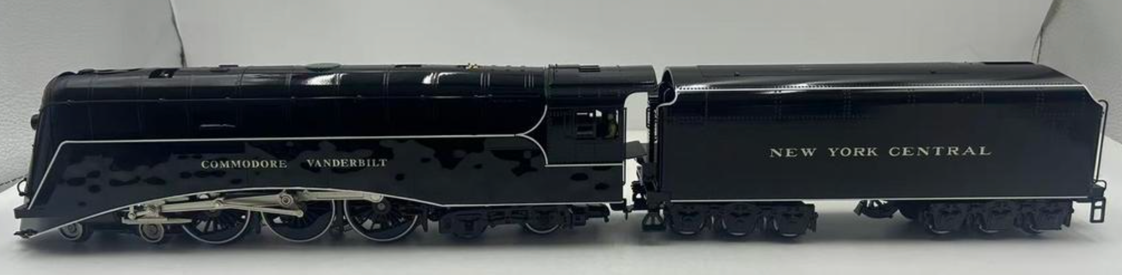 Lionel 2531870 - Vision Line Commodore Vanderbilt Hudson Steam Locomotive "New York Central" (All Black) - Custom Run for MrMuffin'sTrains