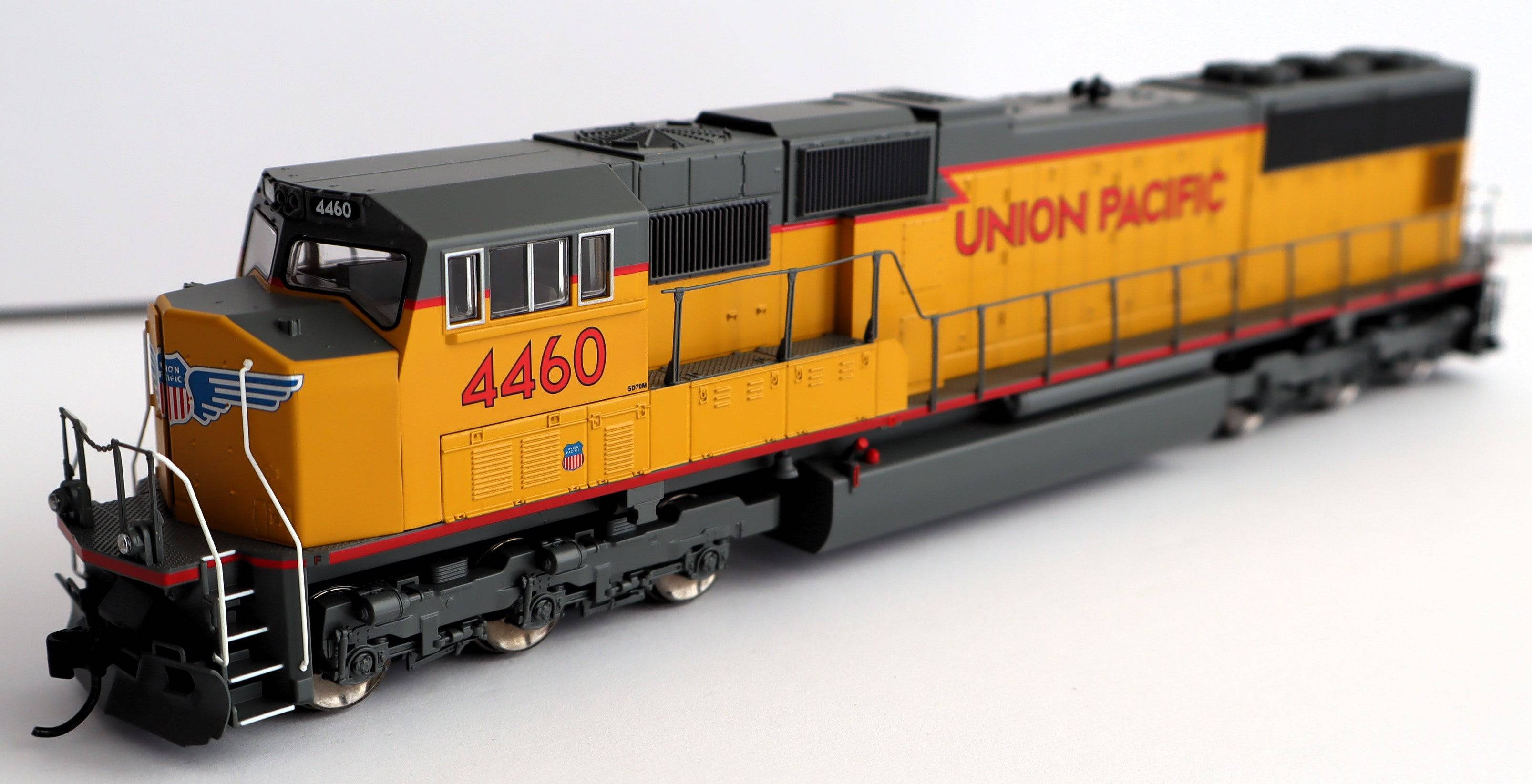 Walthers HO 910-21016 - Mainline - SD70M Diesel Locomotive "Union Pacific" #4298 (w/DCC/Sound)