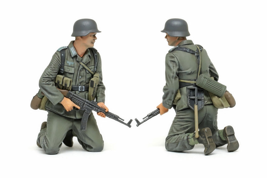 Tamiya 35382 - German Infantry Set Late WWII - 1/35 Scale Model Kit