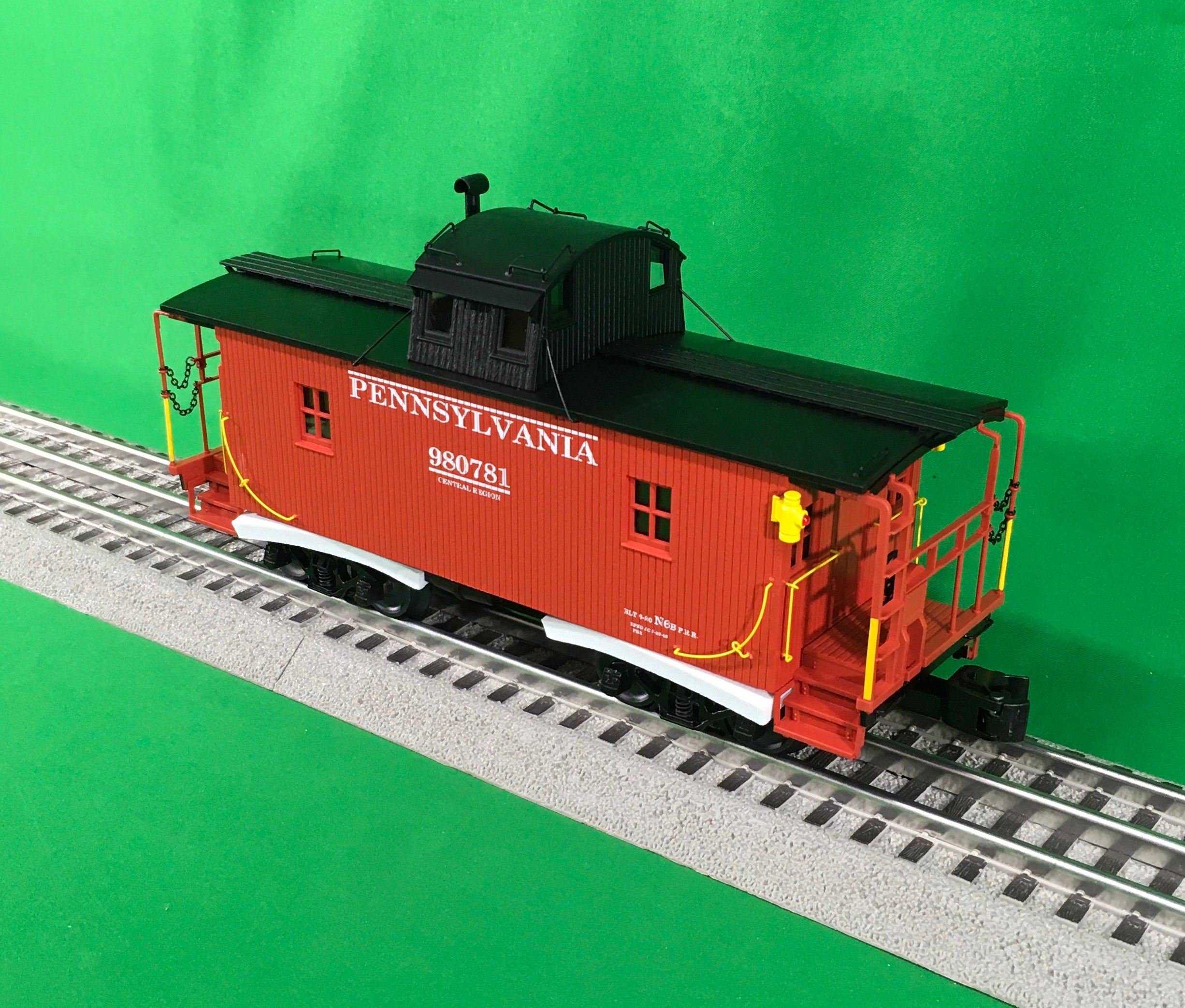 S-Helper S Scale ICC Wide-Vision Caboose, Great Northern Railway/GN