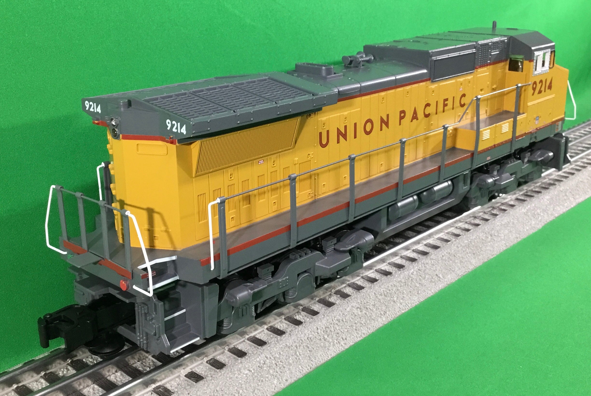Lionel 2234210 - LionChief Dash 8 Diesel Locomotive "Union Pacific" #9214