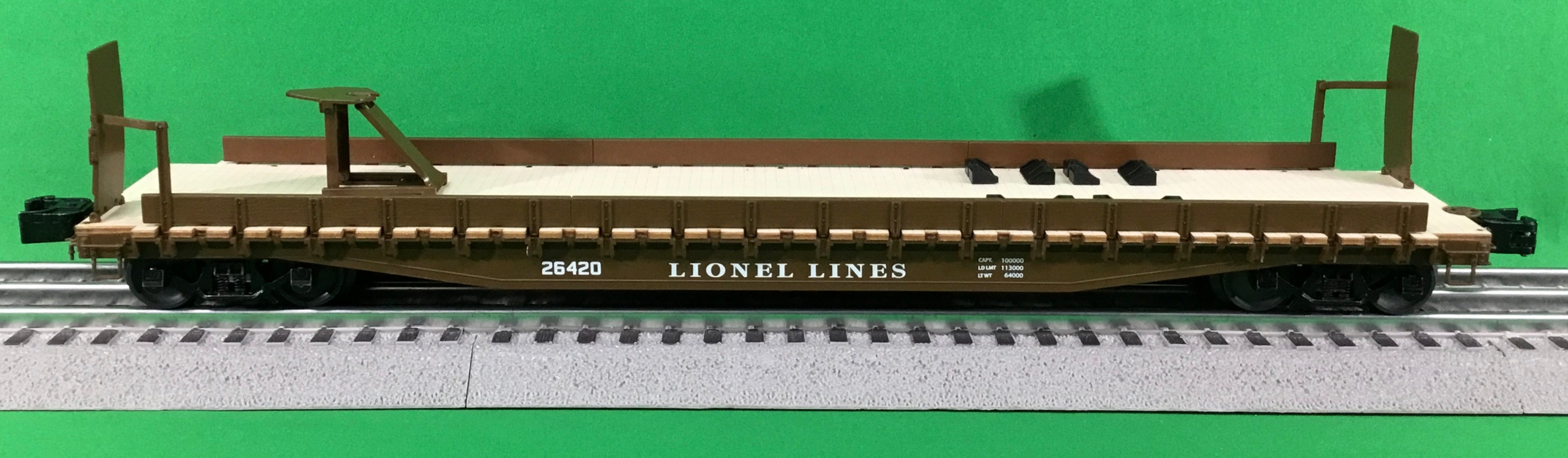 Lionel 2326420 - 50' Flatcar "Lionel Lines" w/ Lionel Play World Trailer