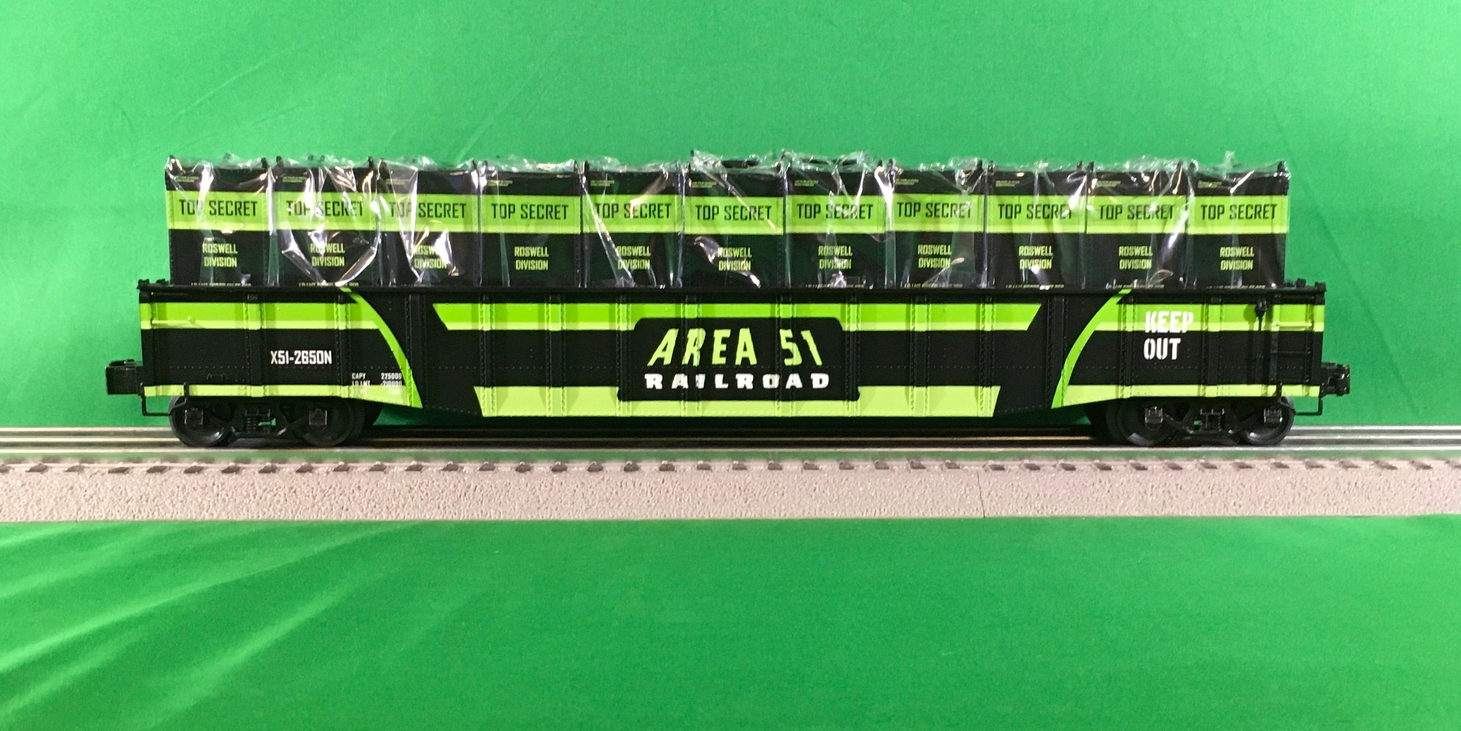 Lionel 2426250 - PS-5 Gondola "Area 51" w/ Coke Containers #X51-2650N