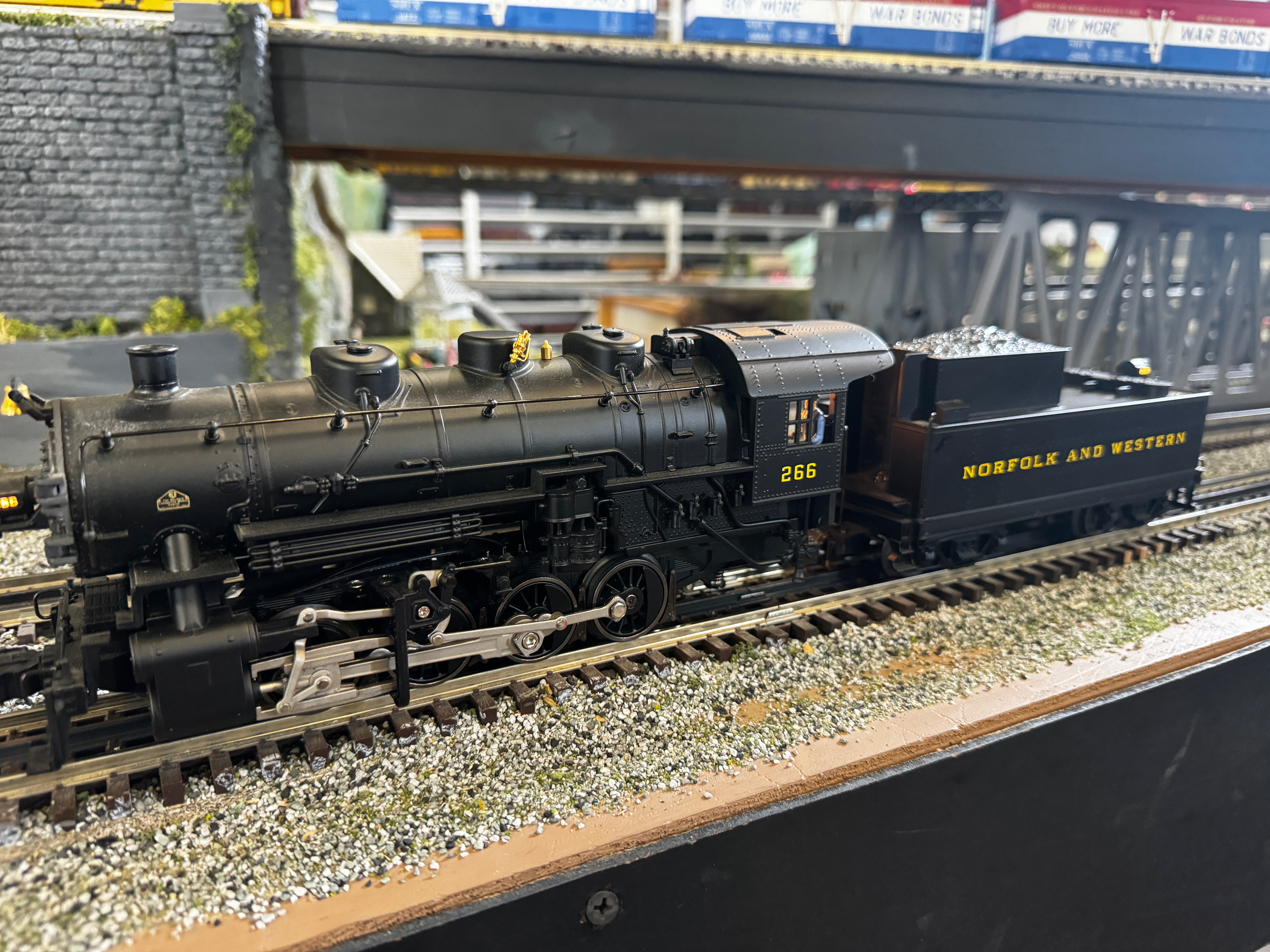Lionel 6-38047 Norfolk & Western USRA 0-8-0 Switcher Locomotive & Tender-Second hand-M3753