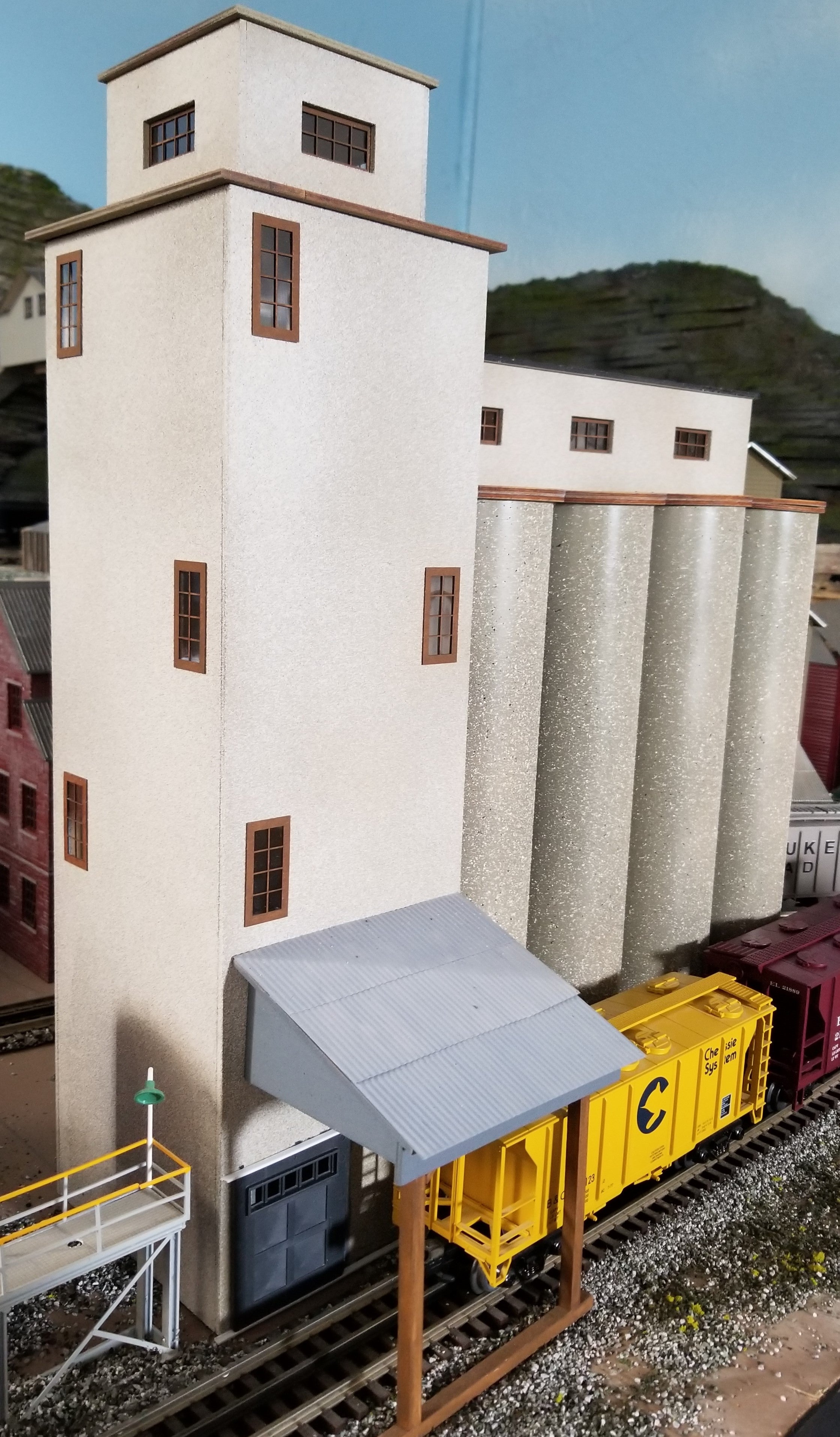Korber Models #315 - O Scale - Grain Silo Kit