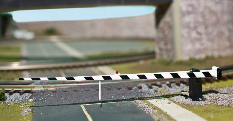 Atlas O 6949 - Operating Crossing Gate (Red & White) - MrMuffin'sTrains