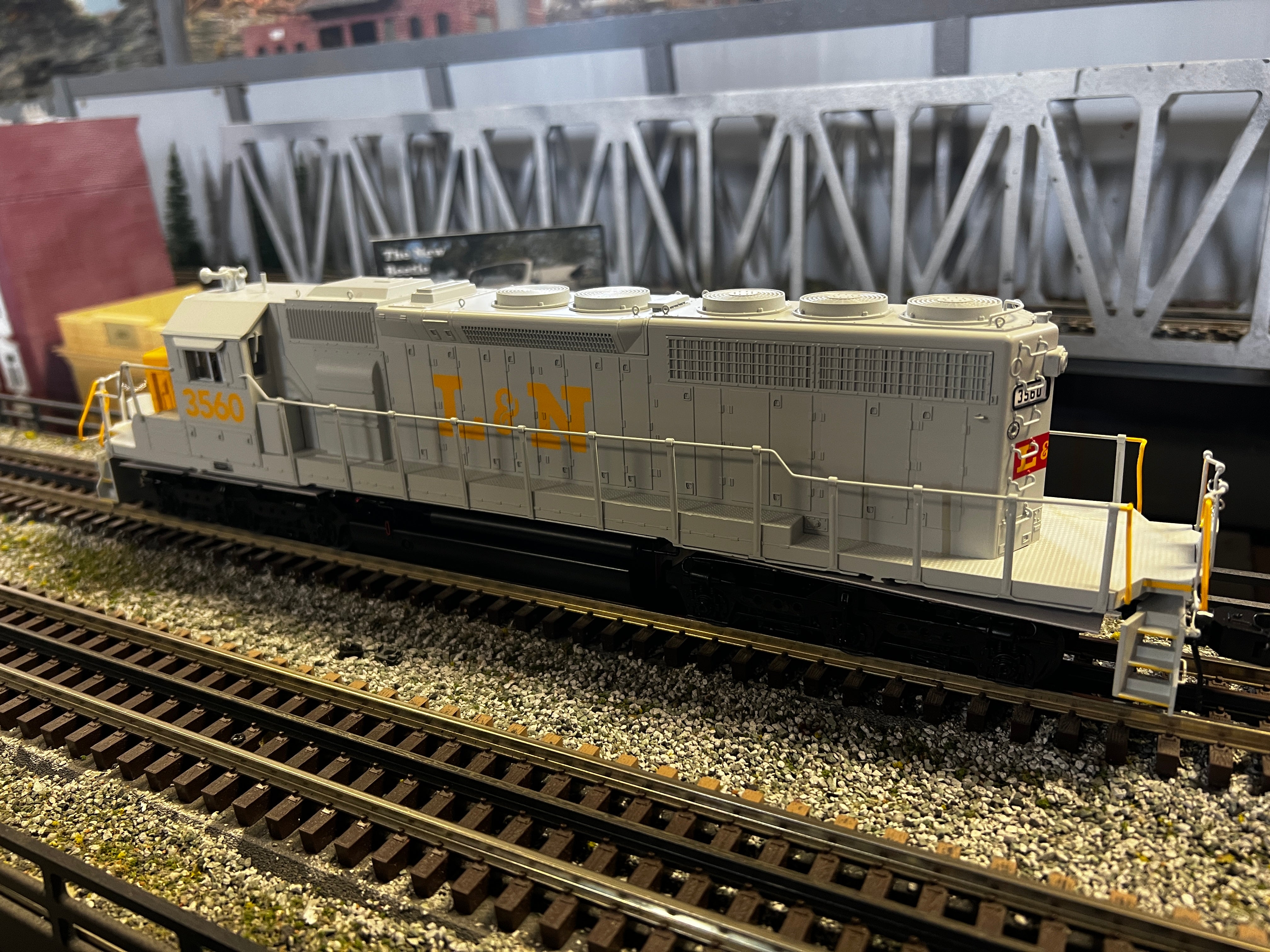 Lionel 2233962 - Legacy SD40-2 Diesel Locomotive "Louisville & Nashville" #3560 - Custom Run for MrMuffin'sTrains