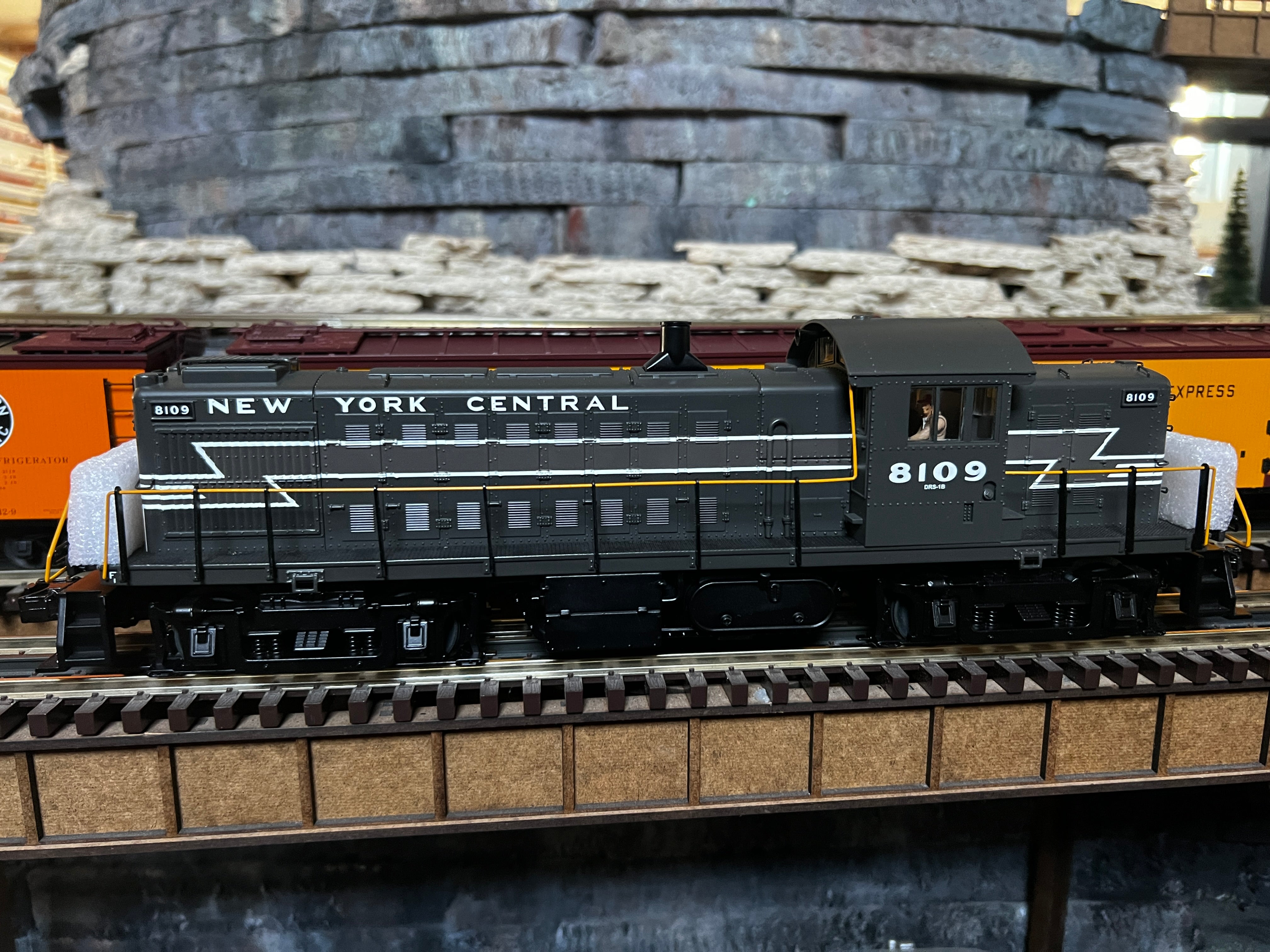 MTH 30-2626-1 - RailKing Scale Alco RS-1 - New York Central - with PS2 - Second Hand