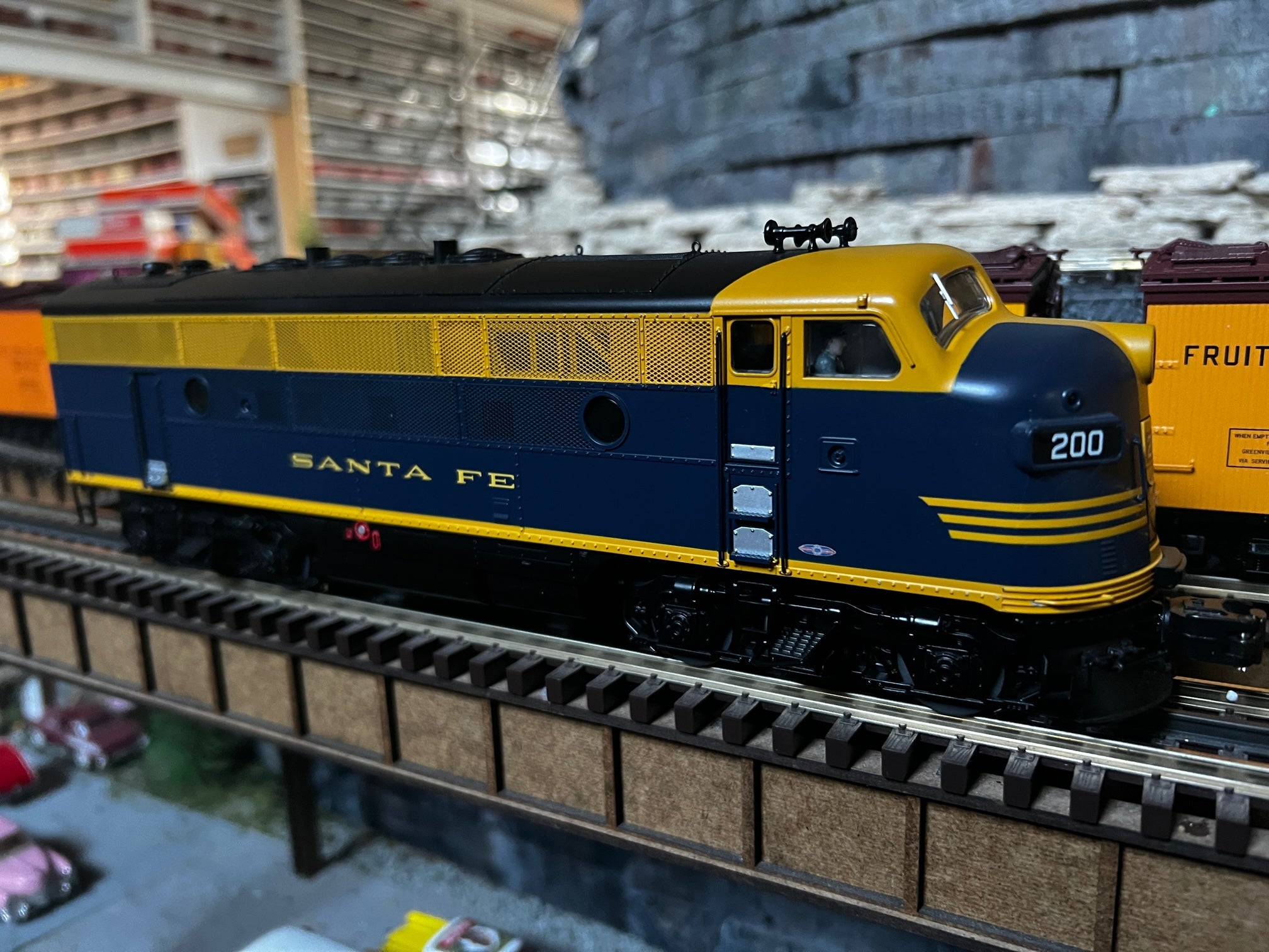 Lionel 6-34635 SANTA FE 'CAT WISKERS' LEGACY F3 A-A DIESELS (PWR #200, DMY #201) Plus 6-34638 Powered B Unit and 6-34639 Unpowered B Unit