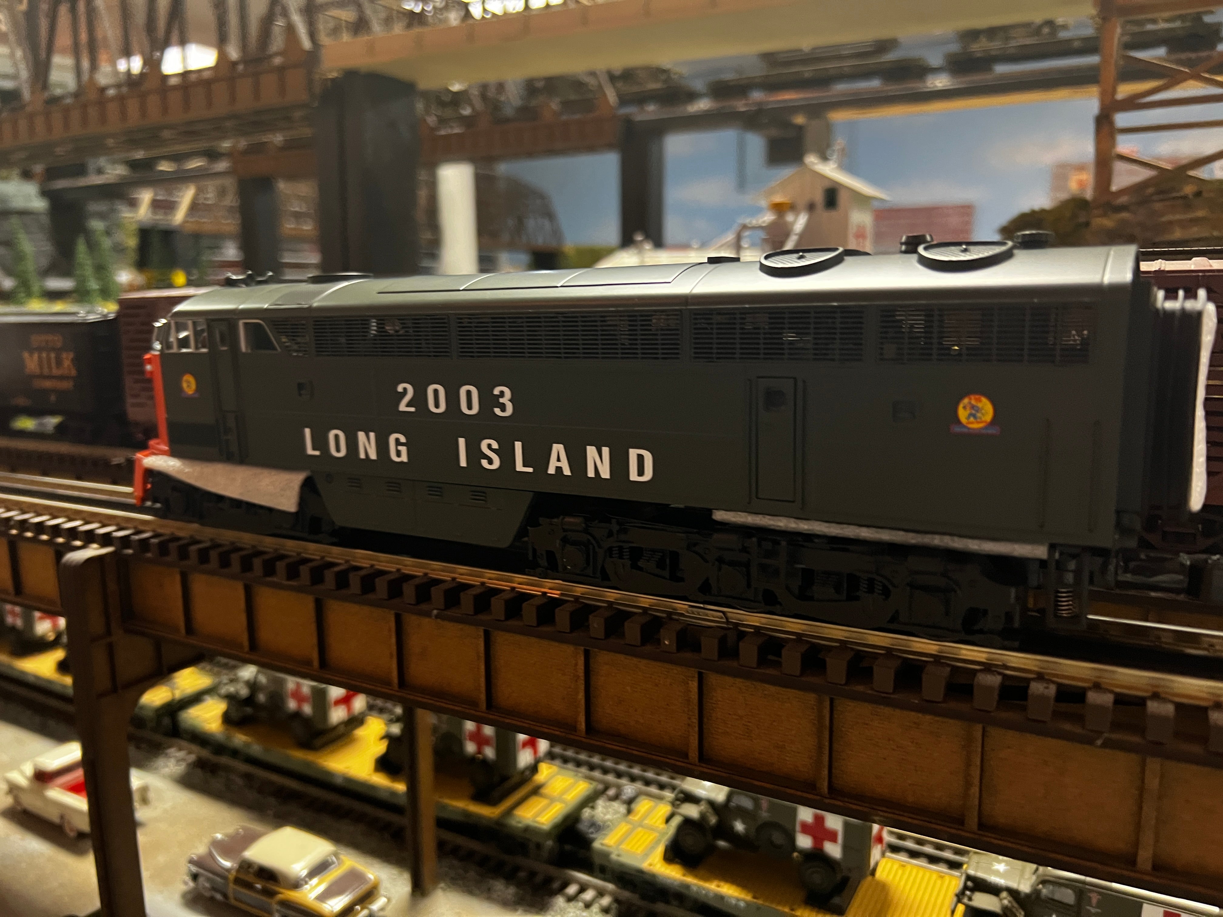 Lionel 2233282 - Legacy C Liner Diesel Locomotive "Long Island" #2003