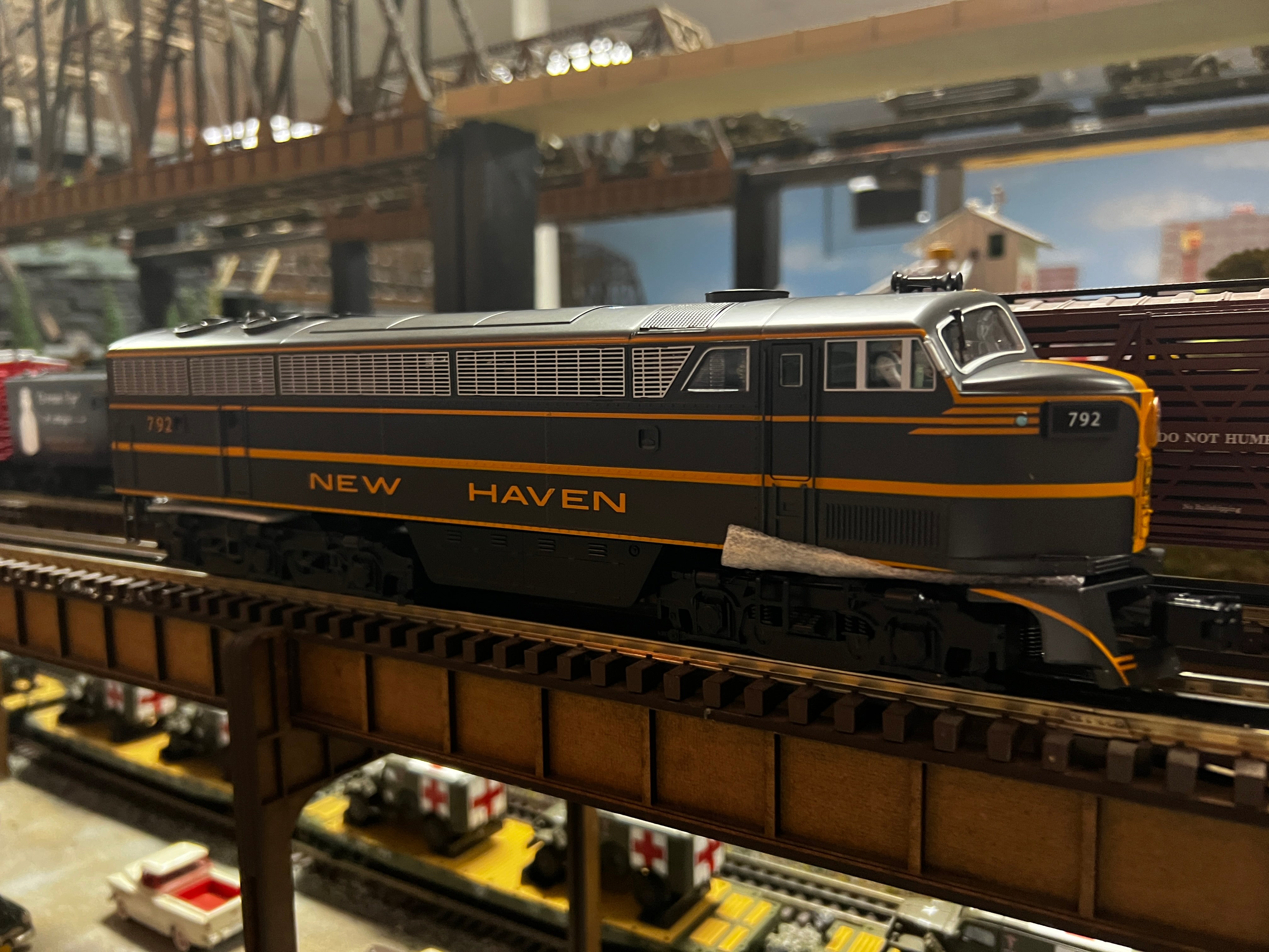 Lionel 2233291 - Legacy C Liner Diesel Locomotive "New Haven" #792