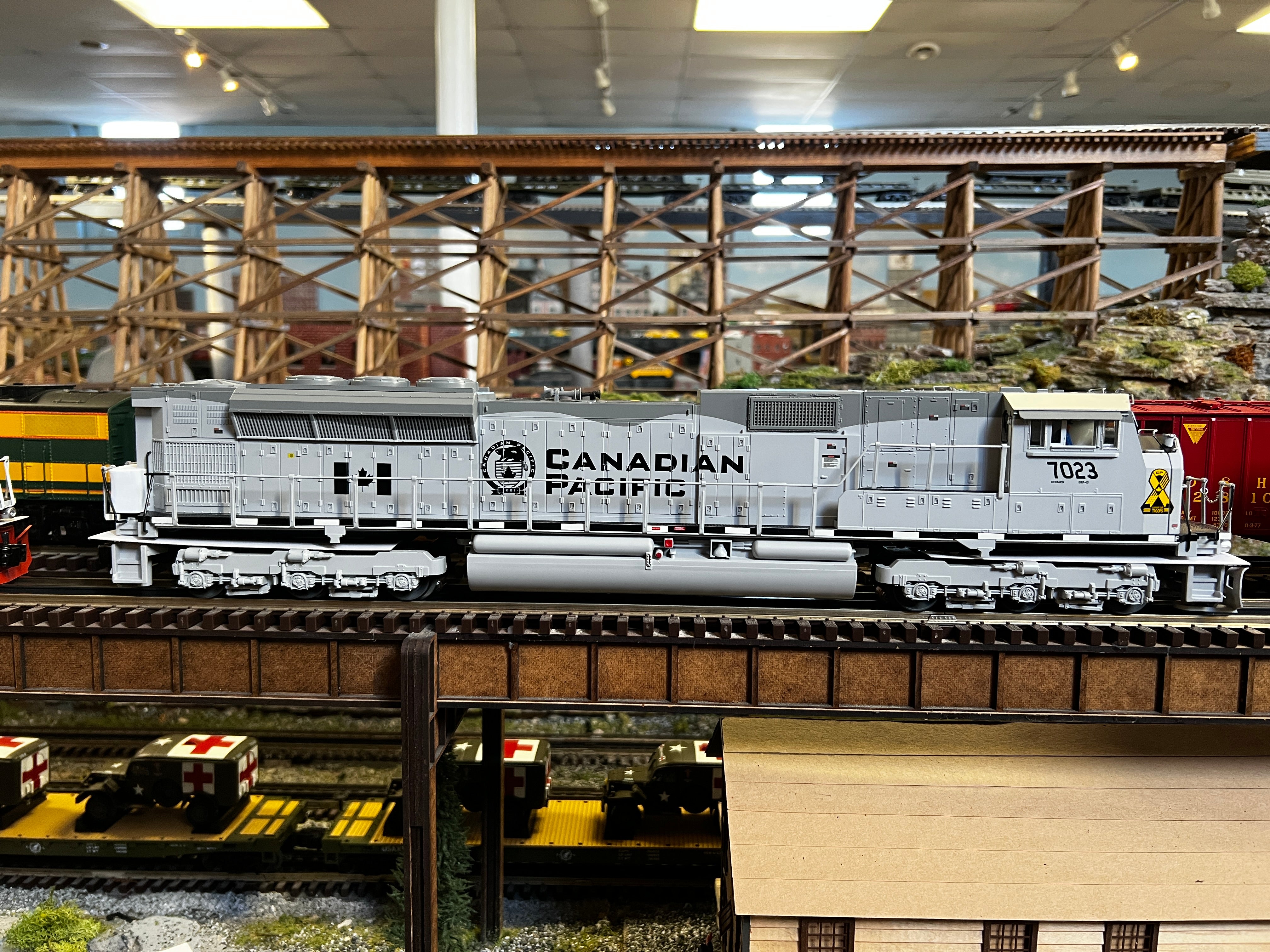 Lionel 2233631 - Legacy SD90MAC Diesel Locomotive "Canadian Pacific" Veterans #7023