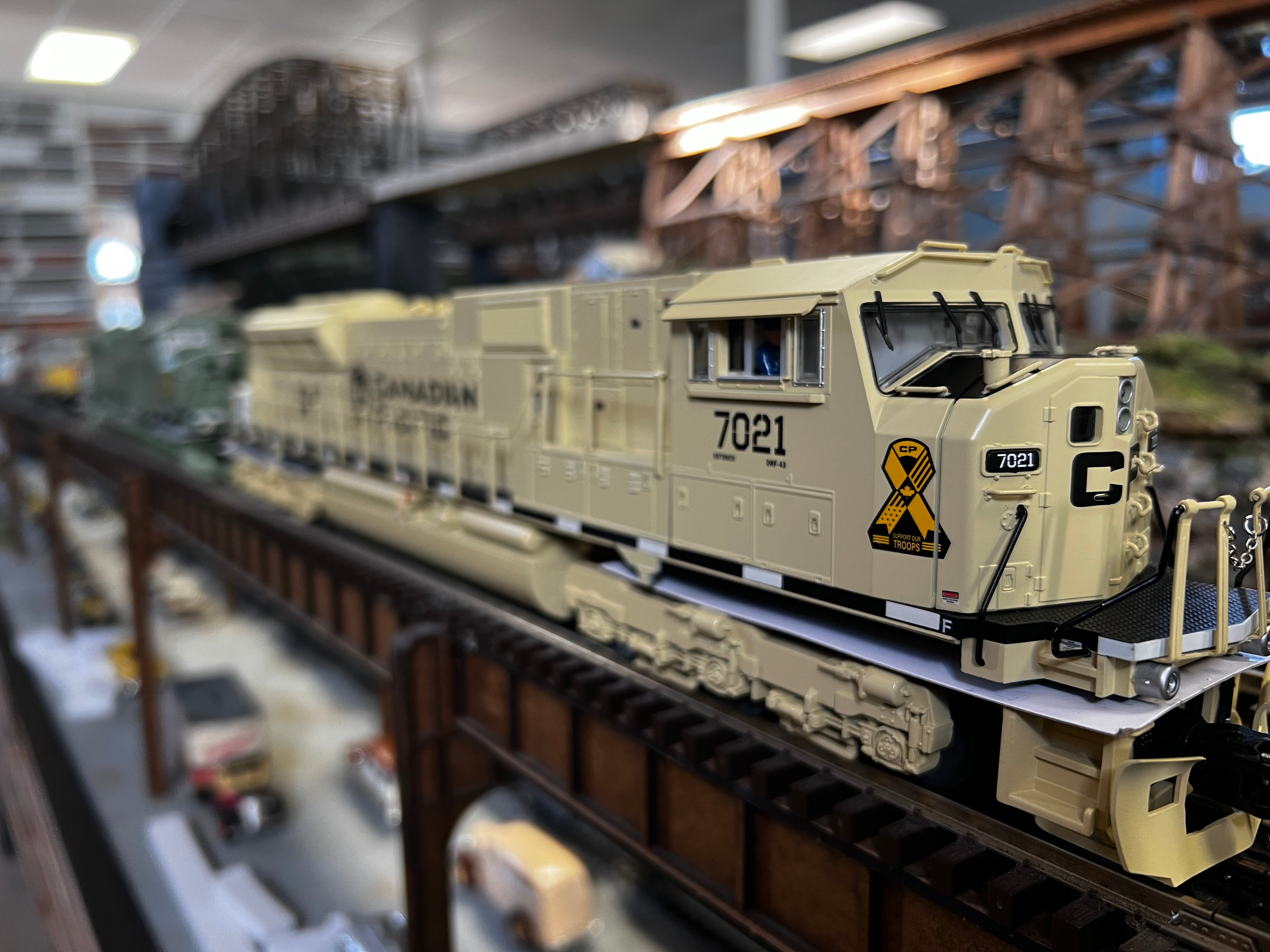 Lionel 2233619 - SD90MAC Diesel Locomotive "Canadian Pacific" Veterans #7021 (Non-PWD)