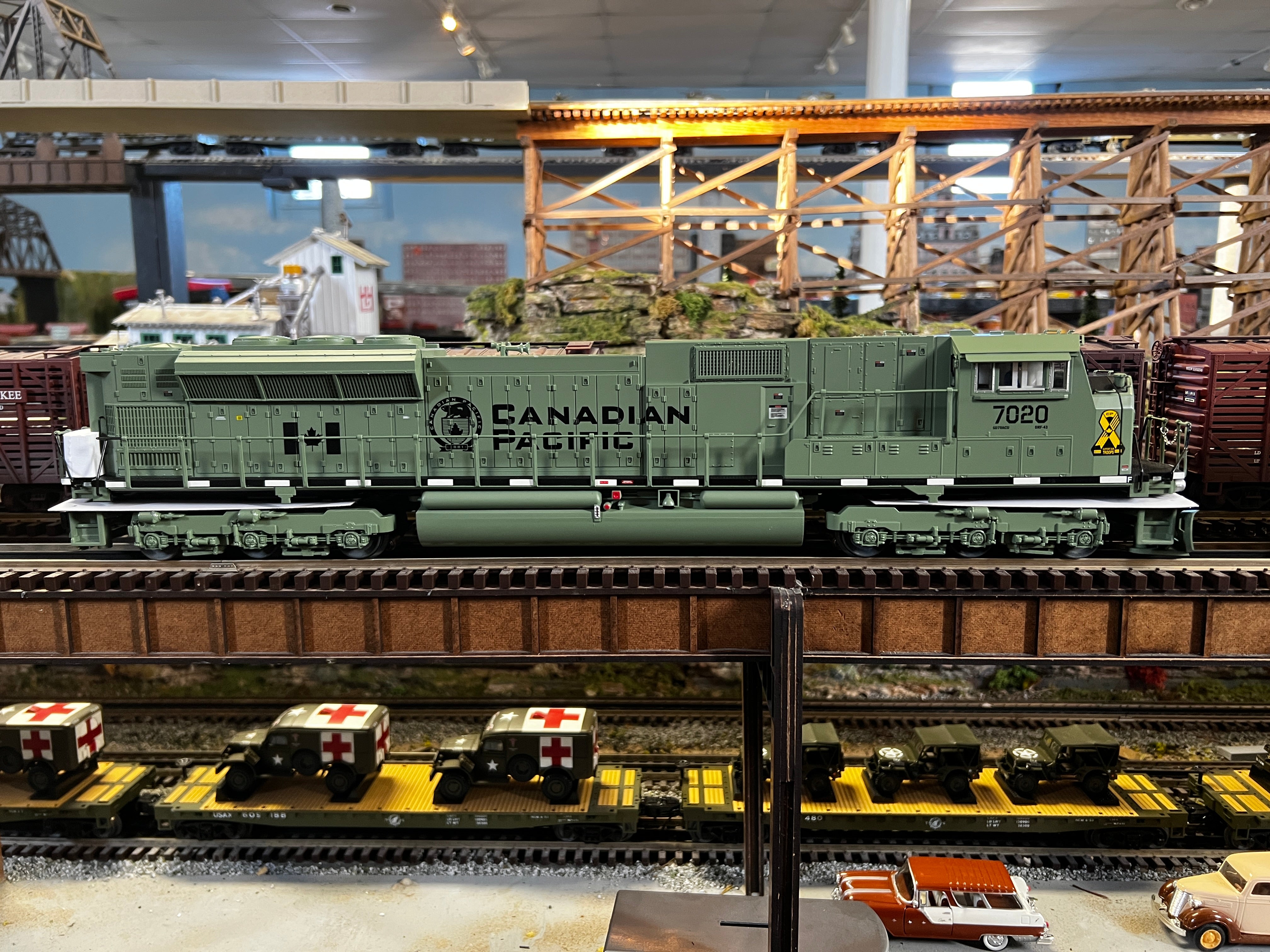 Lionel 2233601 - Legacy SD90MAC Diesel Locomotive "Canadian Pacific" Veterans #7020