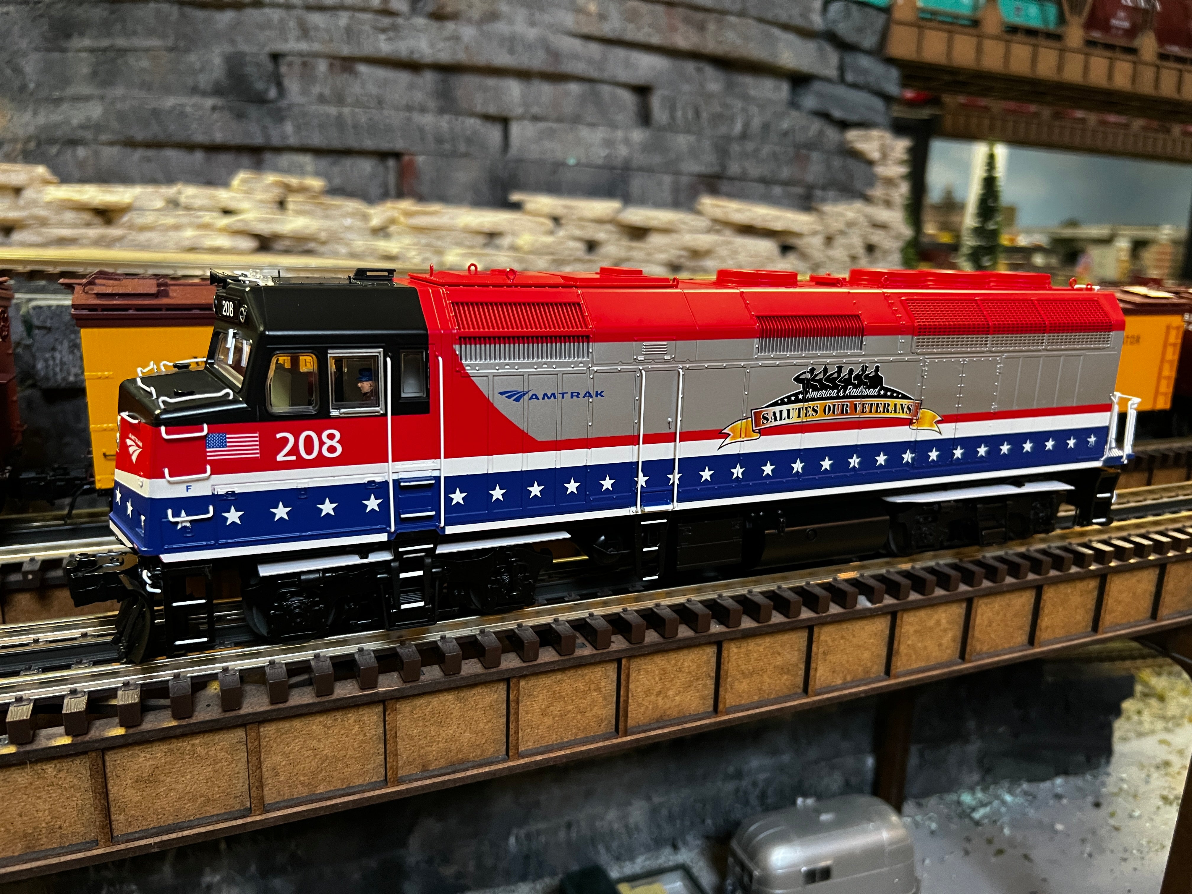 Lionel 2233740 - Legacy F40PH Diesel Locomotive "Amtrak" #208 (Veterans)