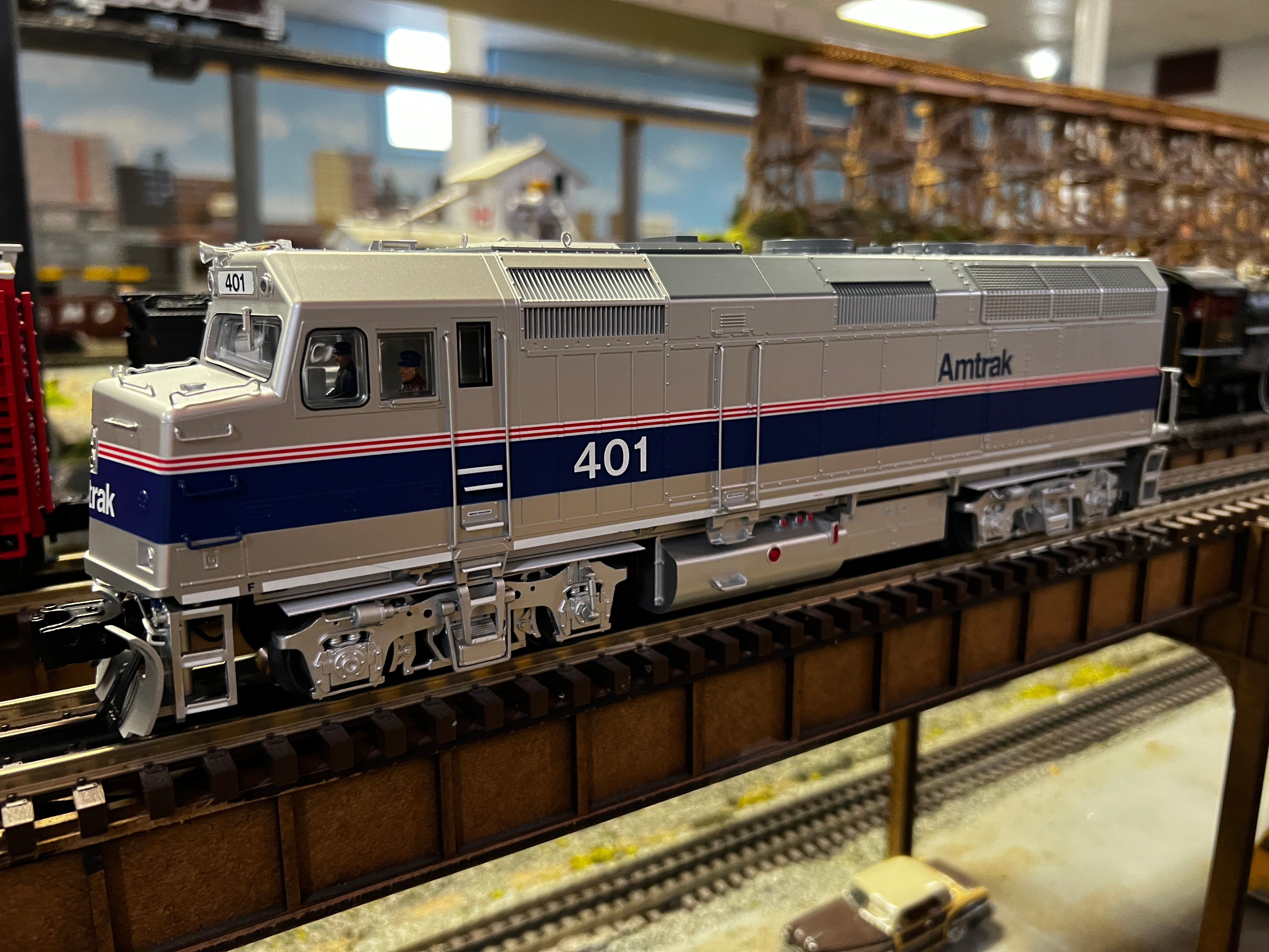 Lionel 2233721 - Legacy F40PH Diesel Locomotive "Amtrak" #401 (Phase IV)