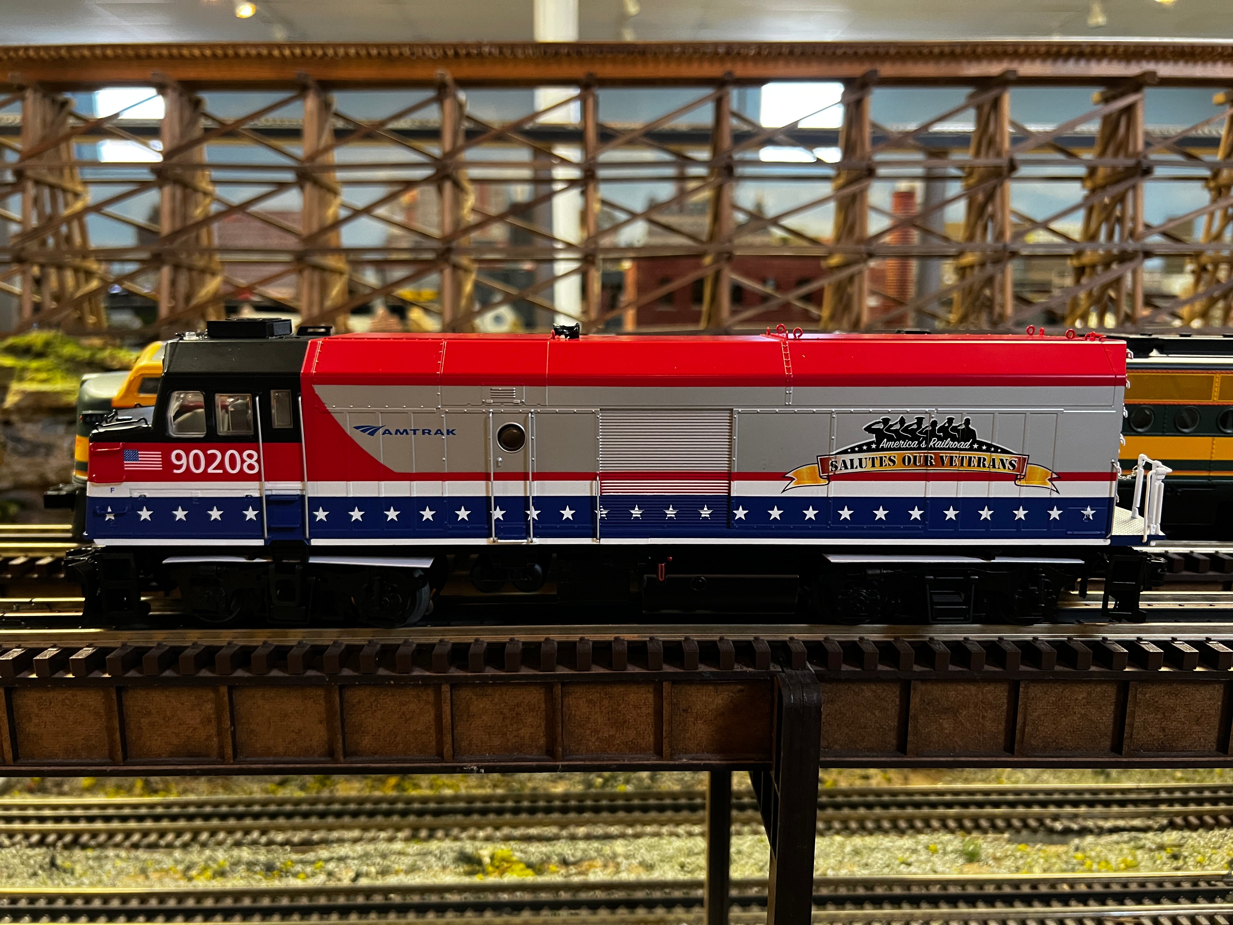 Lionel 2233800 - Legacy Cabbage Diesel Locomotive "Amtrak" #90208 (Veterans)