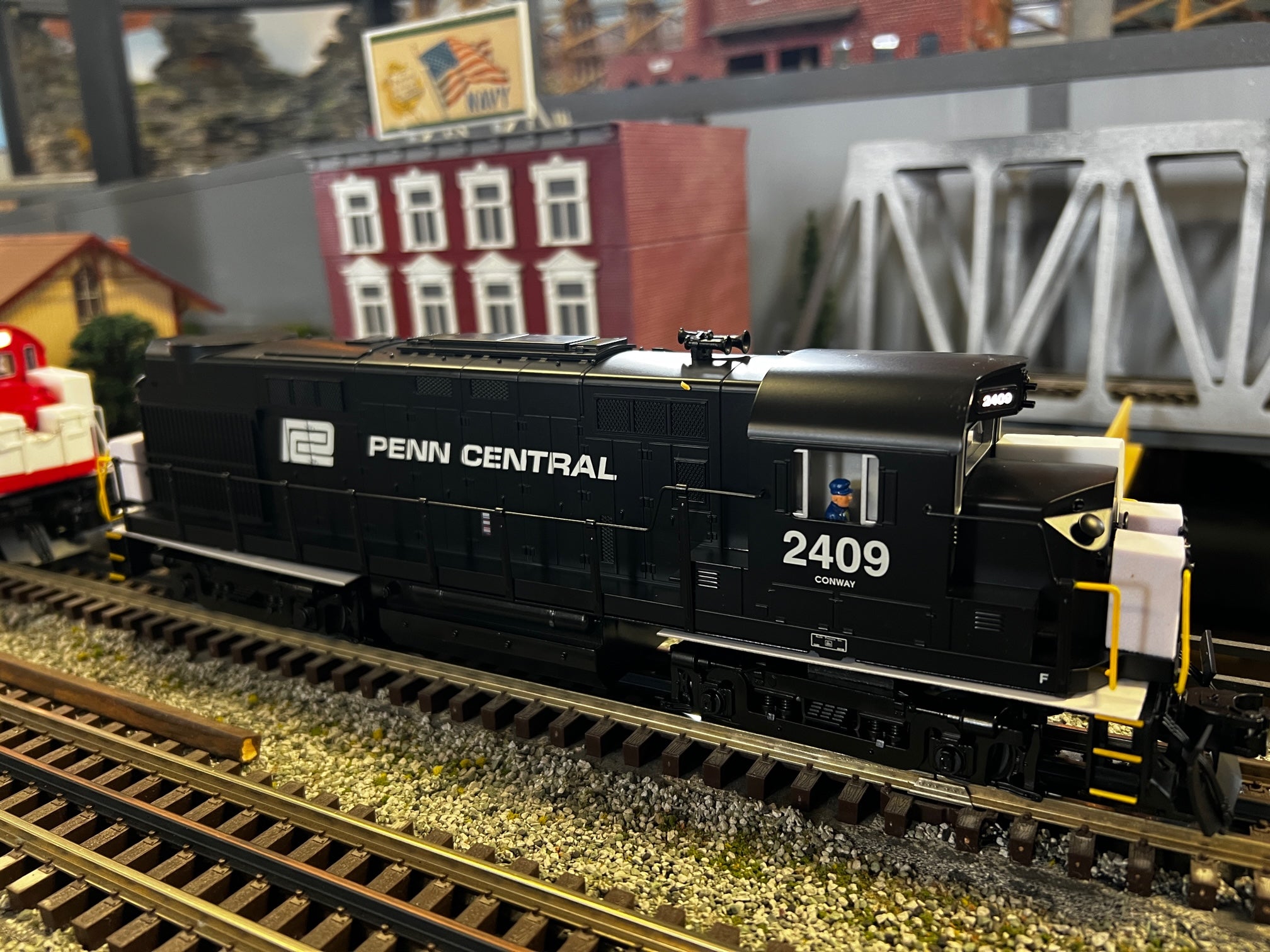 Lionel 2233361 - Legacy RS-27 Diesel Locomotive "Penn Central" #2407