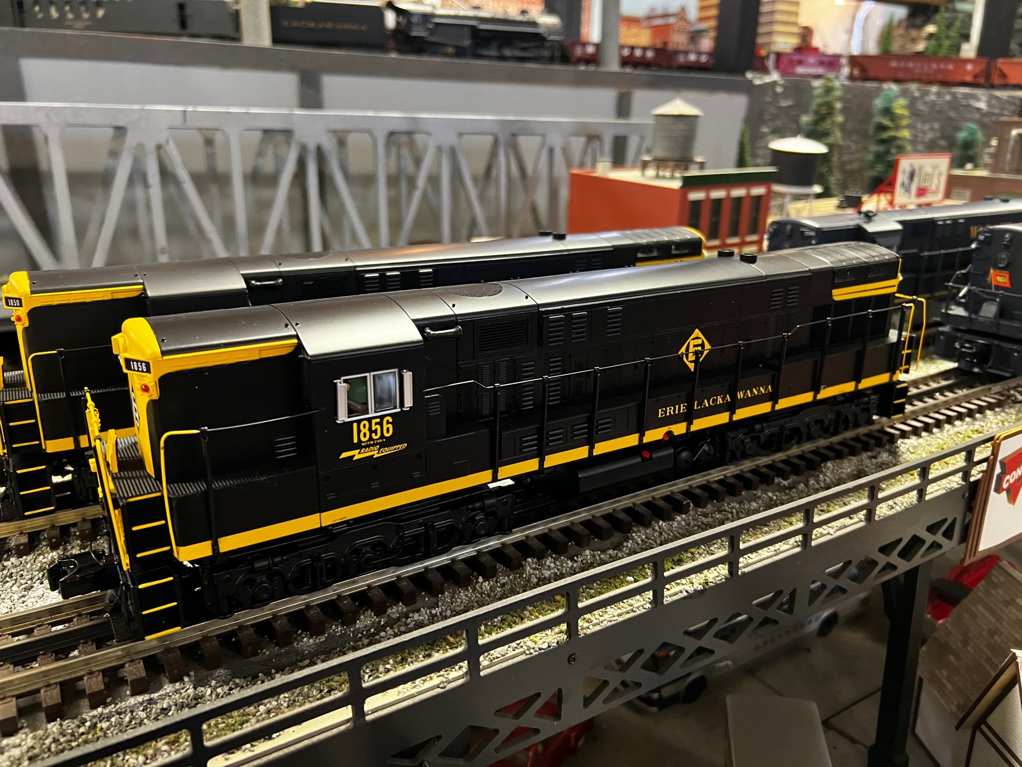 MTH 20-21684-1 - FM Train Master Diesel Engine "Erie Lackawanna" (Black) #1856 w/ PS3 (Hi-Rail Wheels) - Custom Run for MrMuffin'sTrains