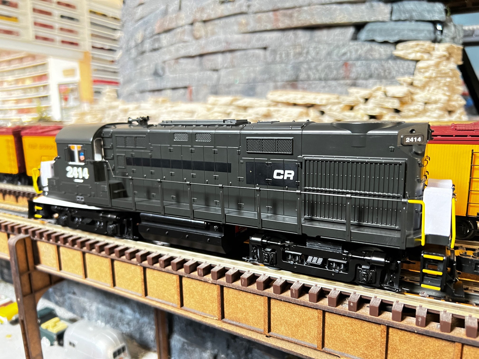Lionel 2233342 - Legacy RS-27 Diesel Locomotive "Conrail" #2414