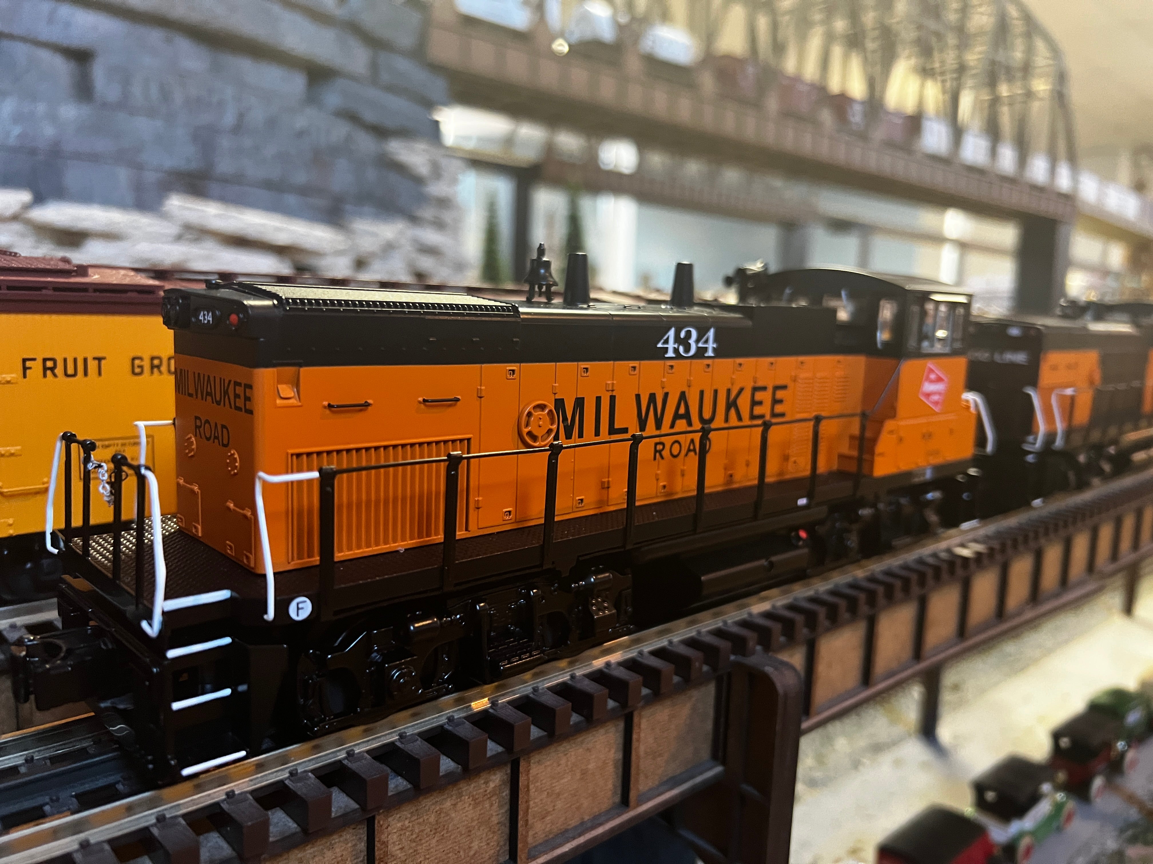 MTH 30-20966-1 - MP15 Diesel Engine "Milwaukee Road" #434 w/ PS3 - Custom Run for MrMuffin'sTrains