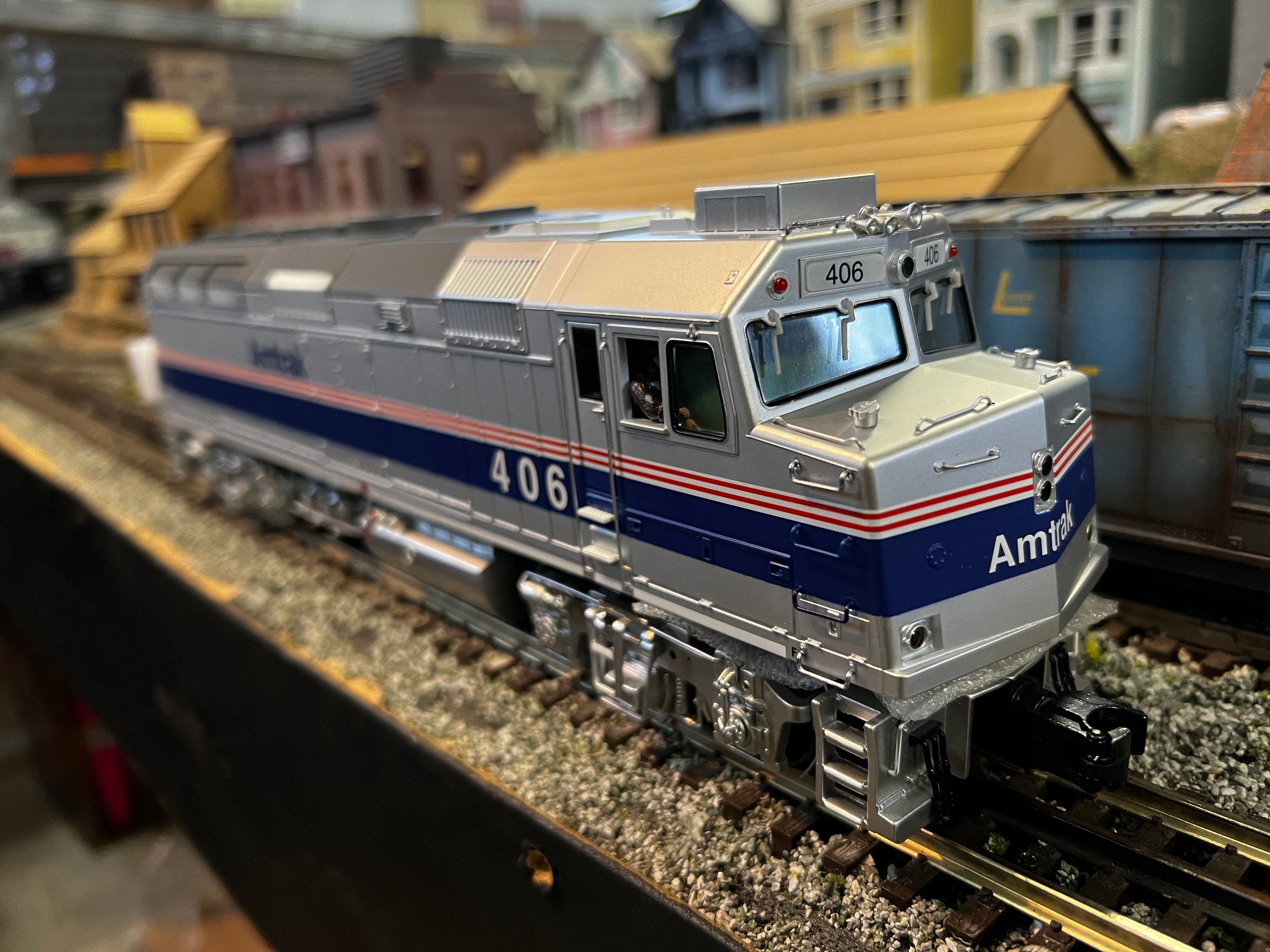 Atlas O 30138032 - Premier - F40PH Diesel Locomotive "Amtrak" Phase IV #404
