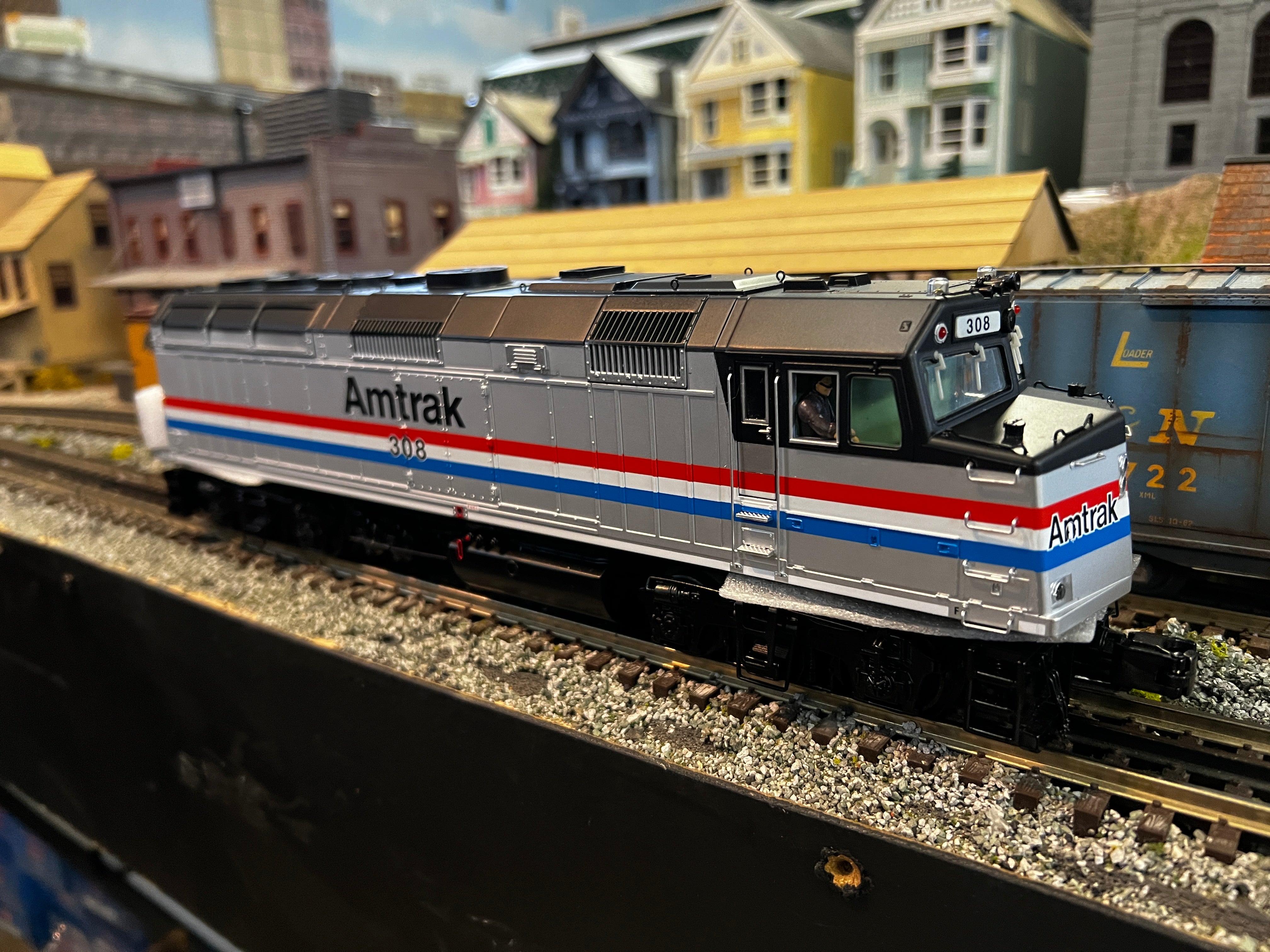 Atlas O 30138031 - Premier - F40PH Diesel Locomotive "Amtrak" Phase III #308