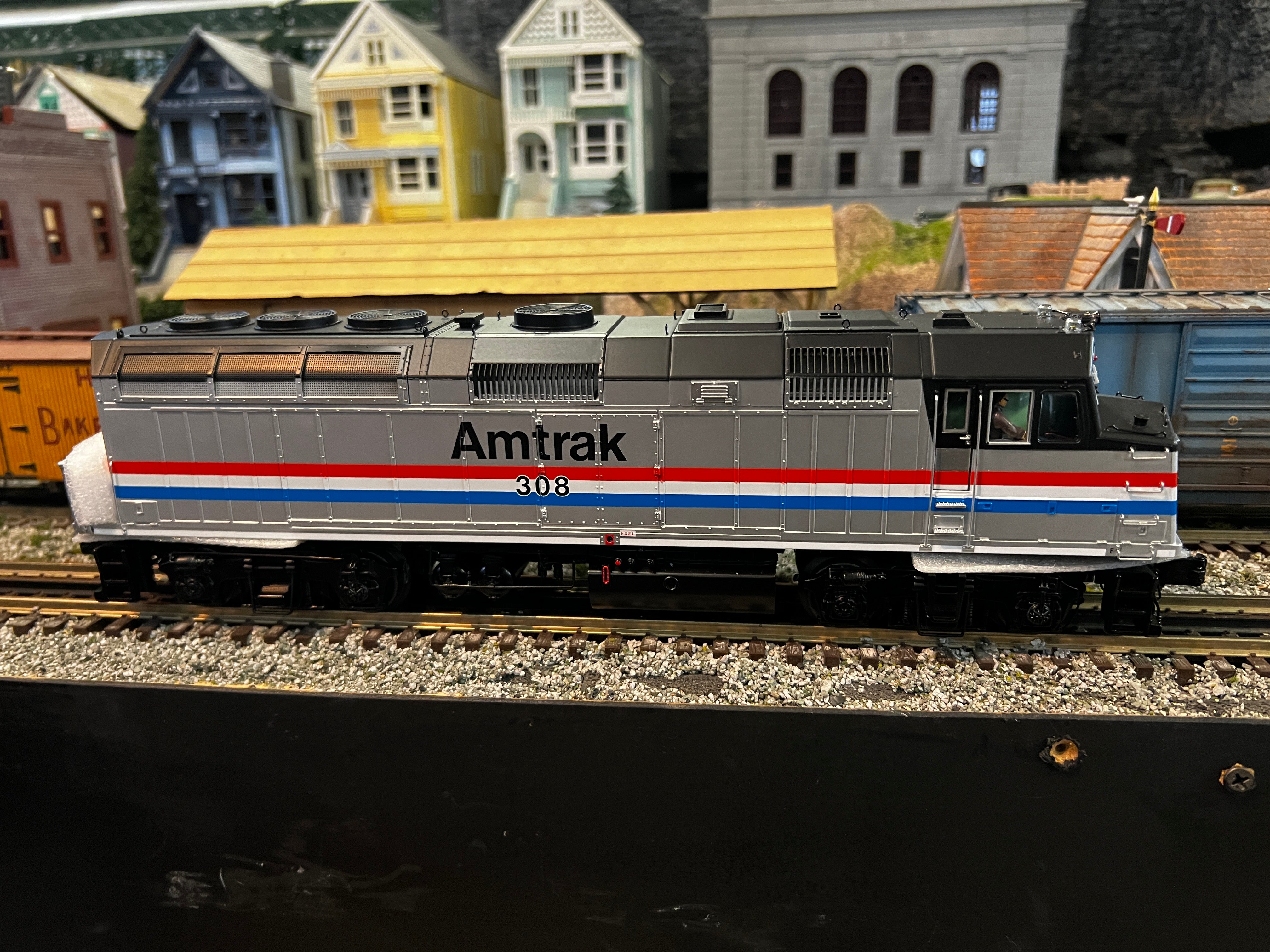 Atlas O 30138031 - Premier - F40PH Diesel Locomotive "Amtrak" Phase III #308