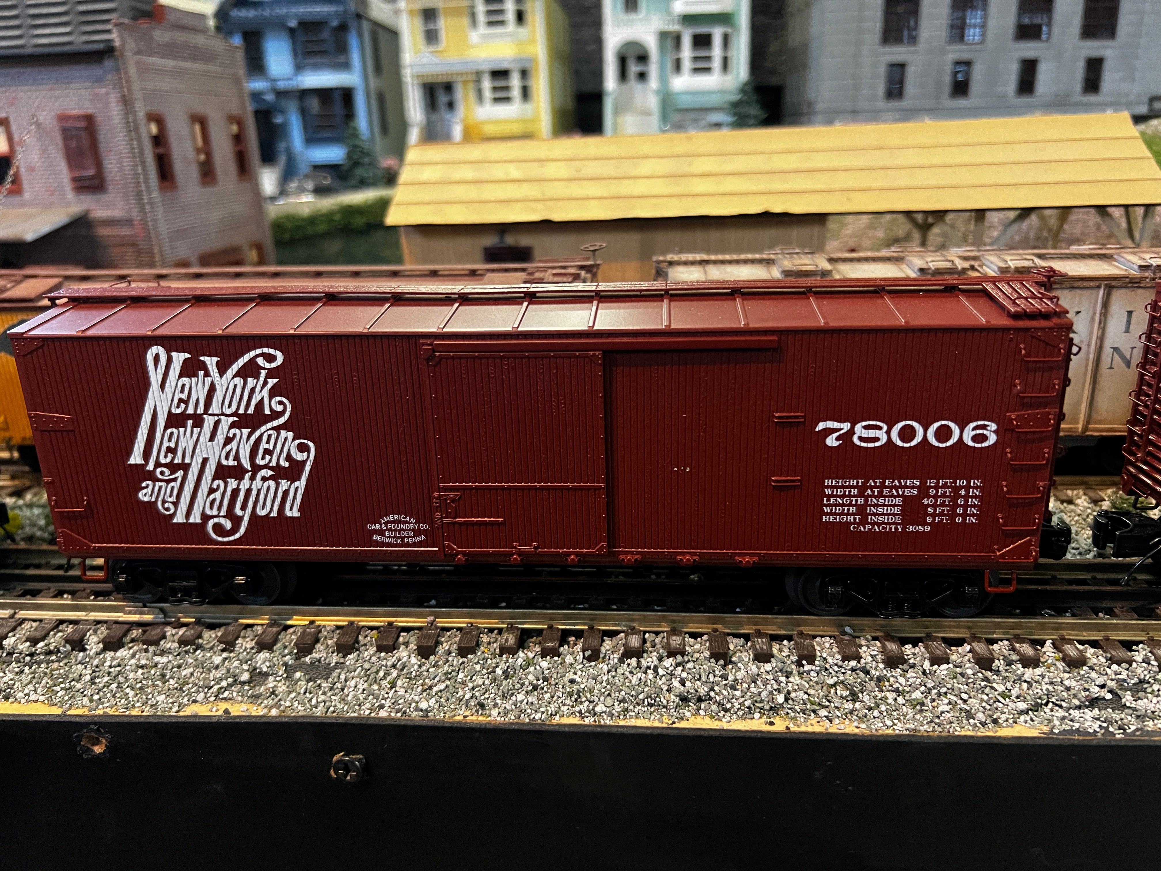 MTH 20-99327 - 40' Double Sheathed Box Car "New York, New Haven & Hartford"