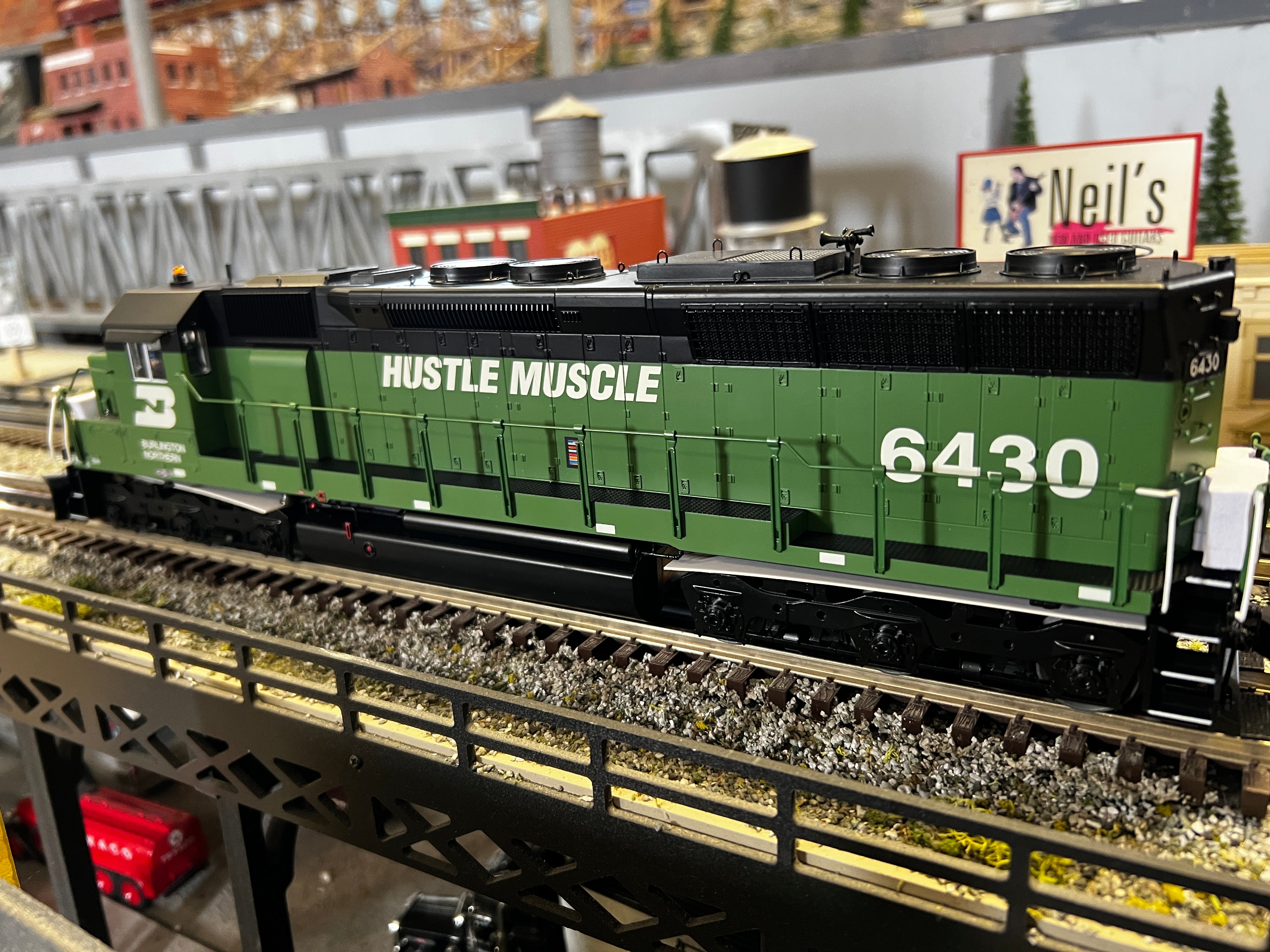 Lionel 2222030 - Legacy "Burlington Northern" Hustle Muscle Freight Set