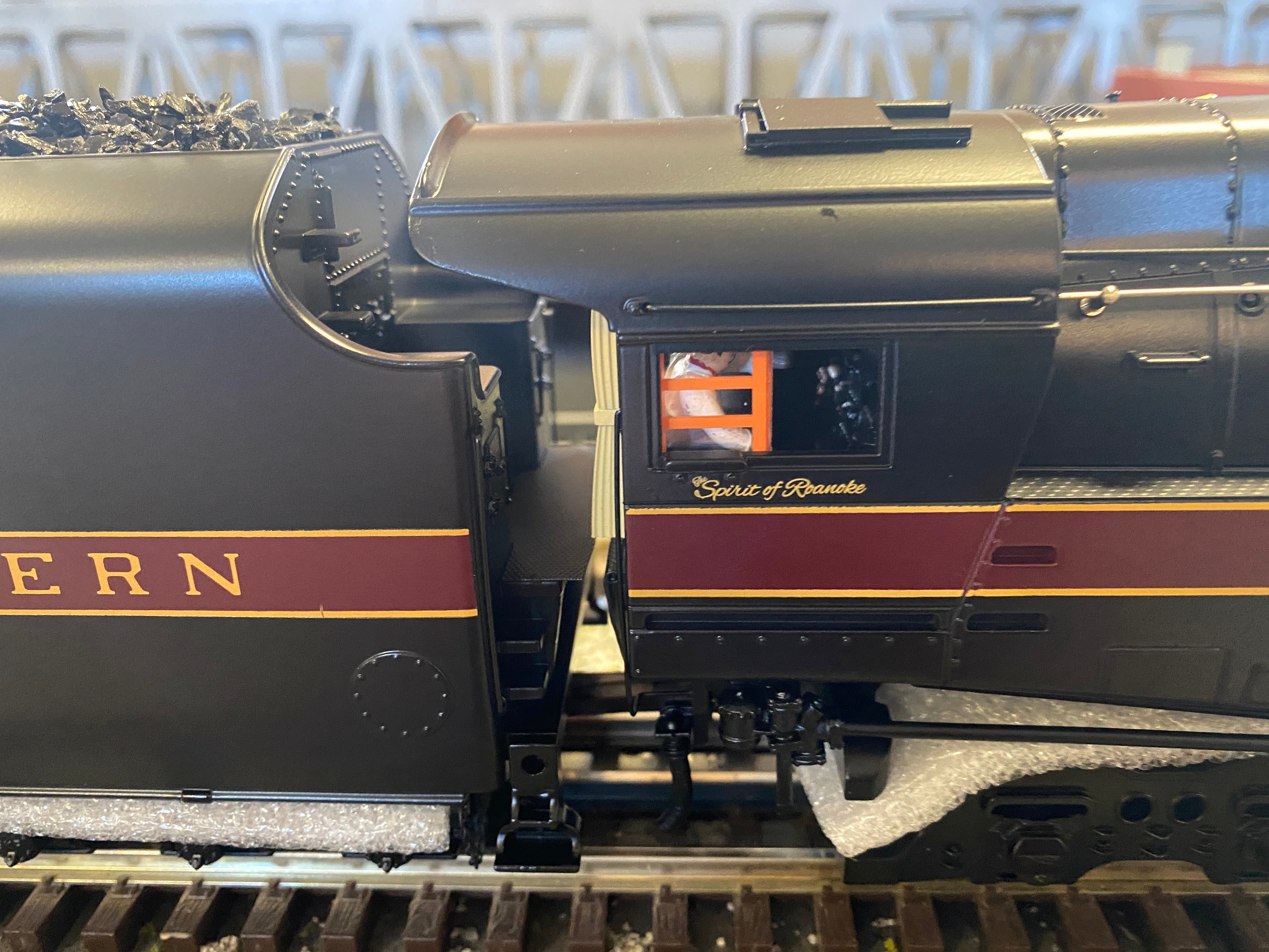 MTH 20-3773-1 - 4-8-4 J Steam Locomotive "Norfolk & Western" 611 (Spirit of Roanoke) w/ PS3 (Hi-Rail Wheels) #611 (Spirit of Roanoke)