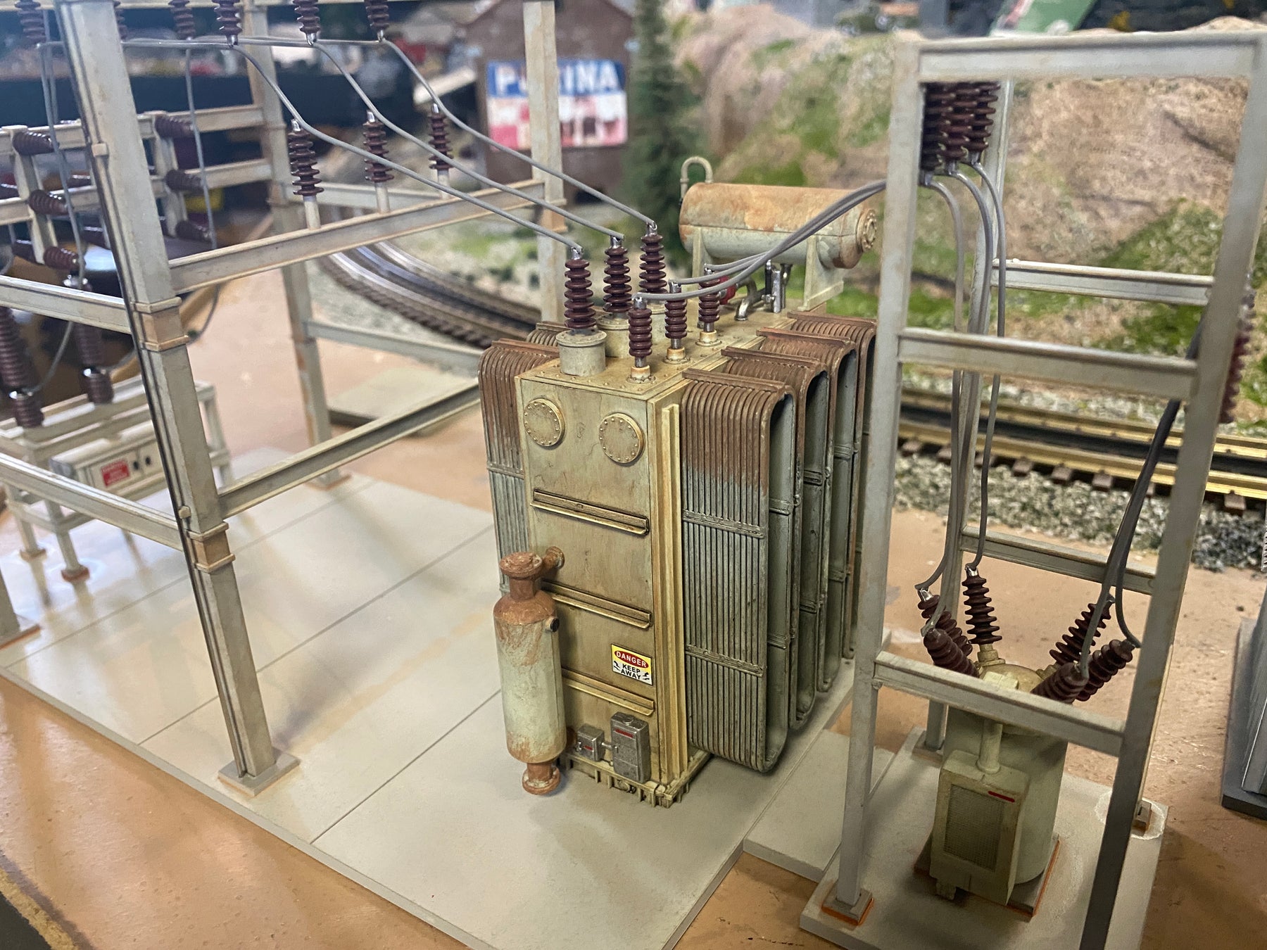 Woodland Scenics O Scale Utility Substation Building - Model Railroad Scenery