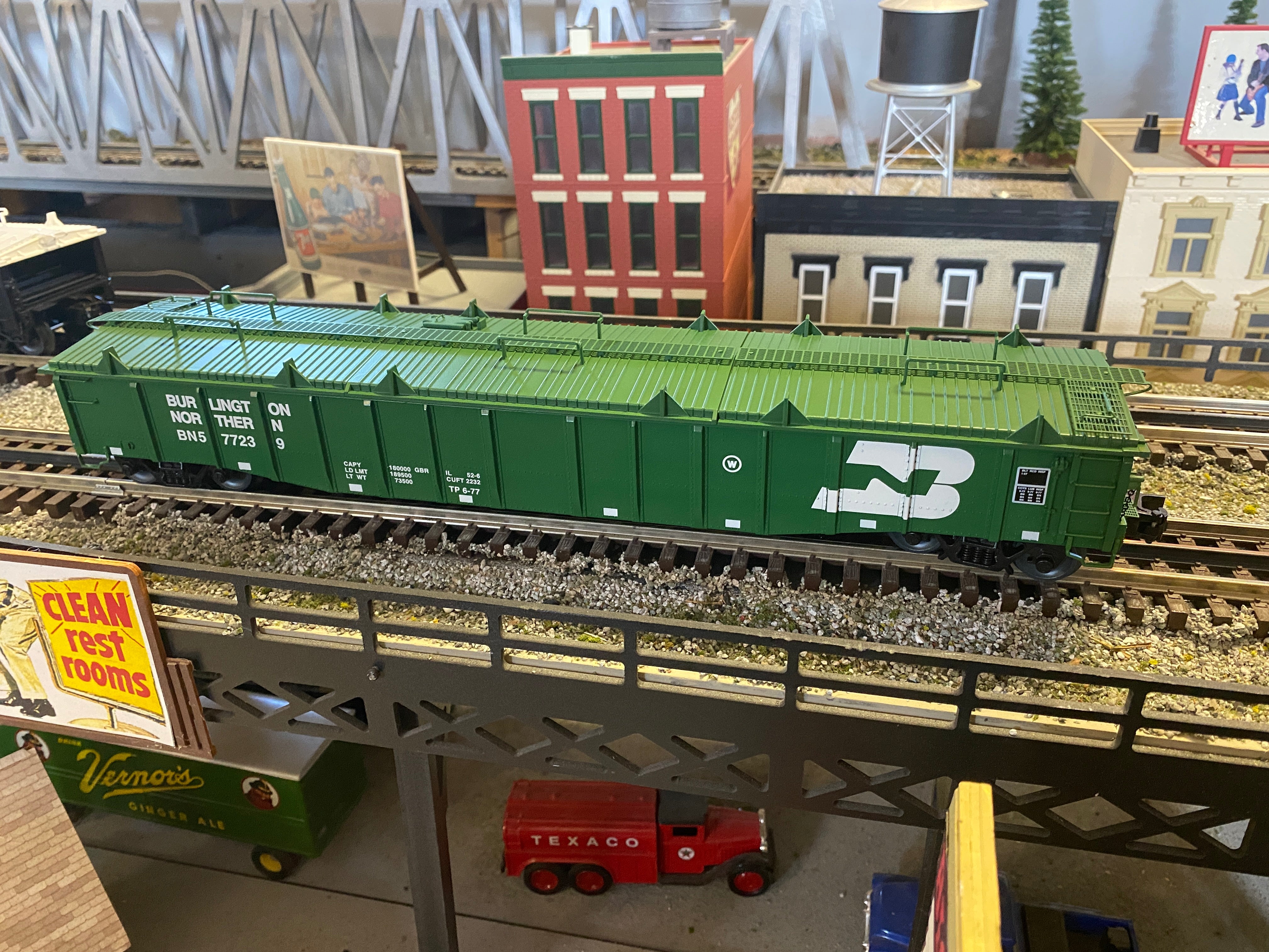 Lionel 2126031 & 2126032 - PS-5 Gondola "Burlington Northern" w/ Cover - A Pair -Second Hand-M0810