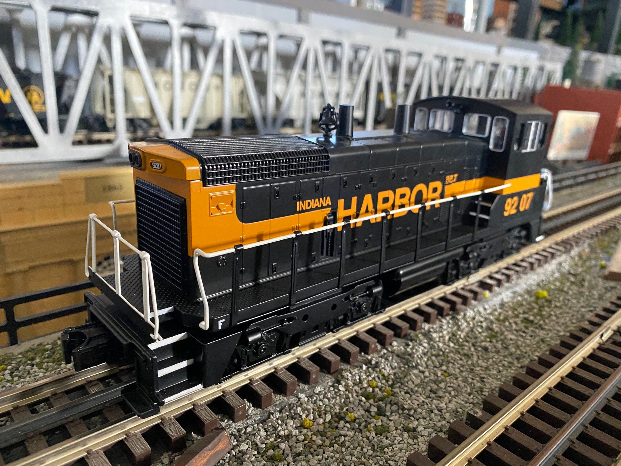 MTH 30-2142IHB-1 - RailKing - SW1500 Diesel Switcher "Indiana Harbor Belt" #9209 w/ PS3- Custom Run for MrMuffin'sTrains