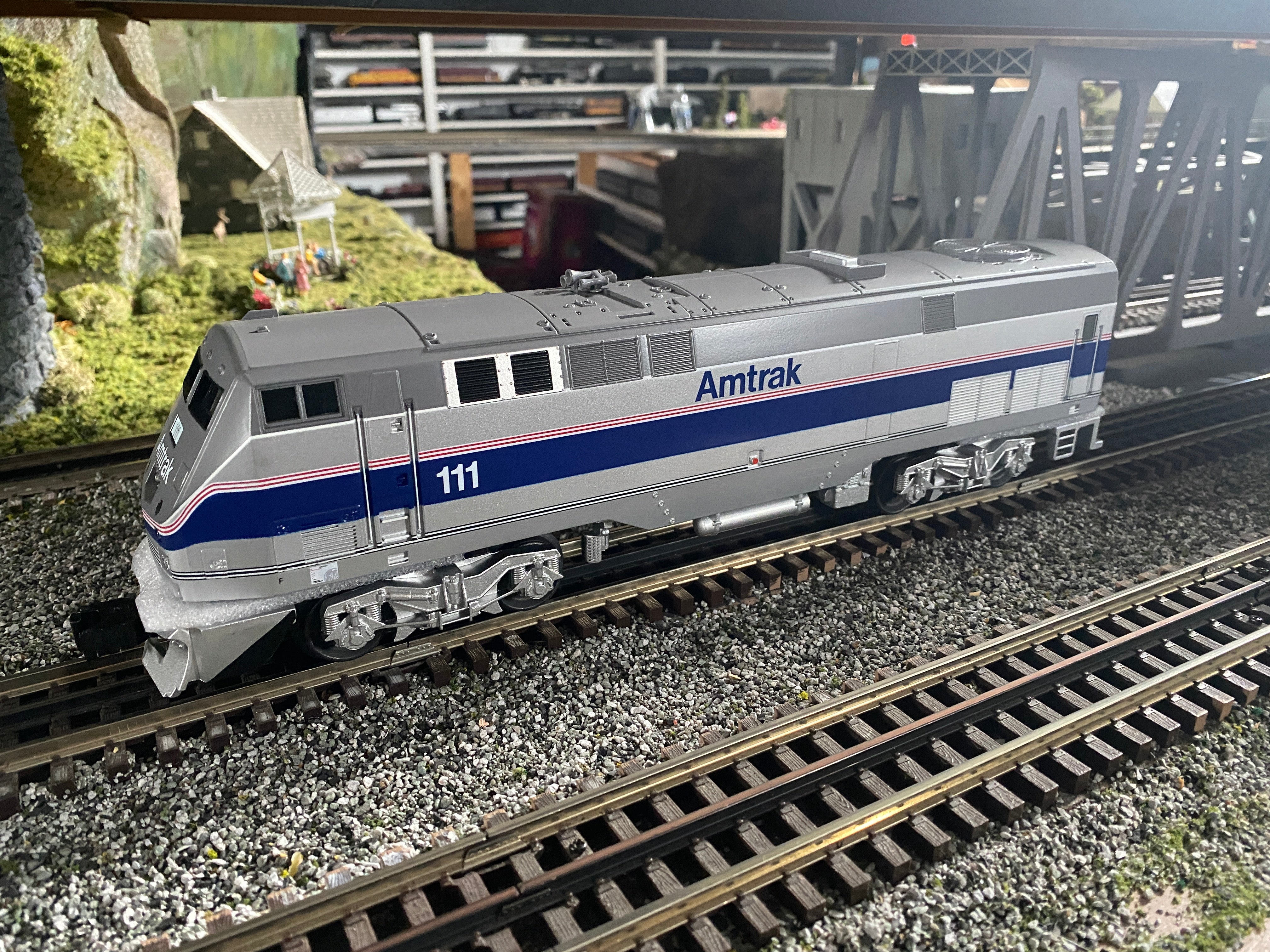 Lionel 2234060 - LionChief+ 2.0 Genesis Diesel Locomotive "Amtrak" #111 (NEC Phase IV)