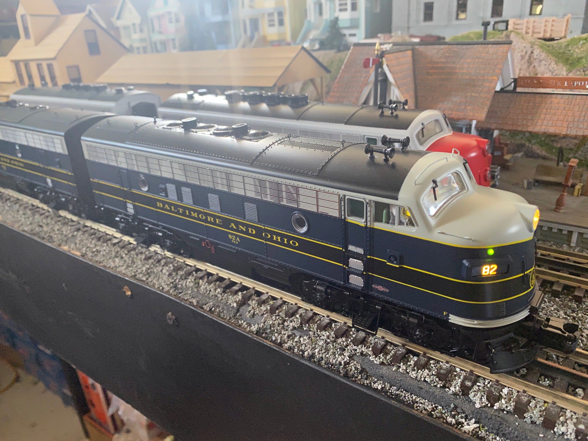 MTH 20-21582-1 - F-3 A Unit Diesel Engine "Baltimore & Ohio" #82A w/ PS3 (Hi-Rail Wheels)