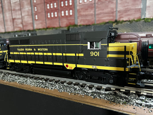 MTH 20-21566-1 - GP-35 Low Hood Diesel Engine "Toledo Peoria & Western" #901 w/ PS3 - Custom Run for MrMuffin'sTrains - MrMuffin'sTrains