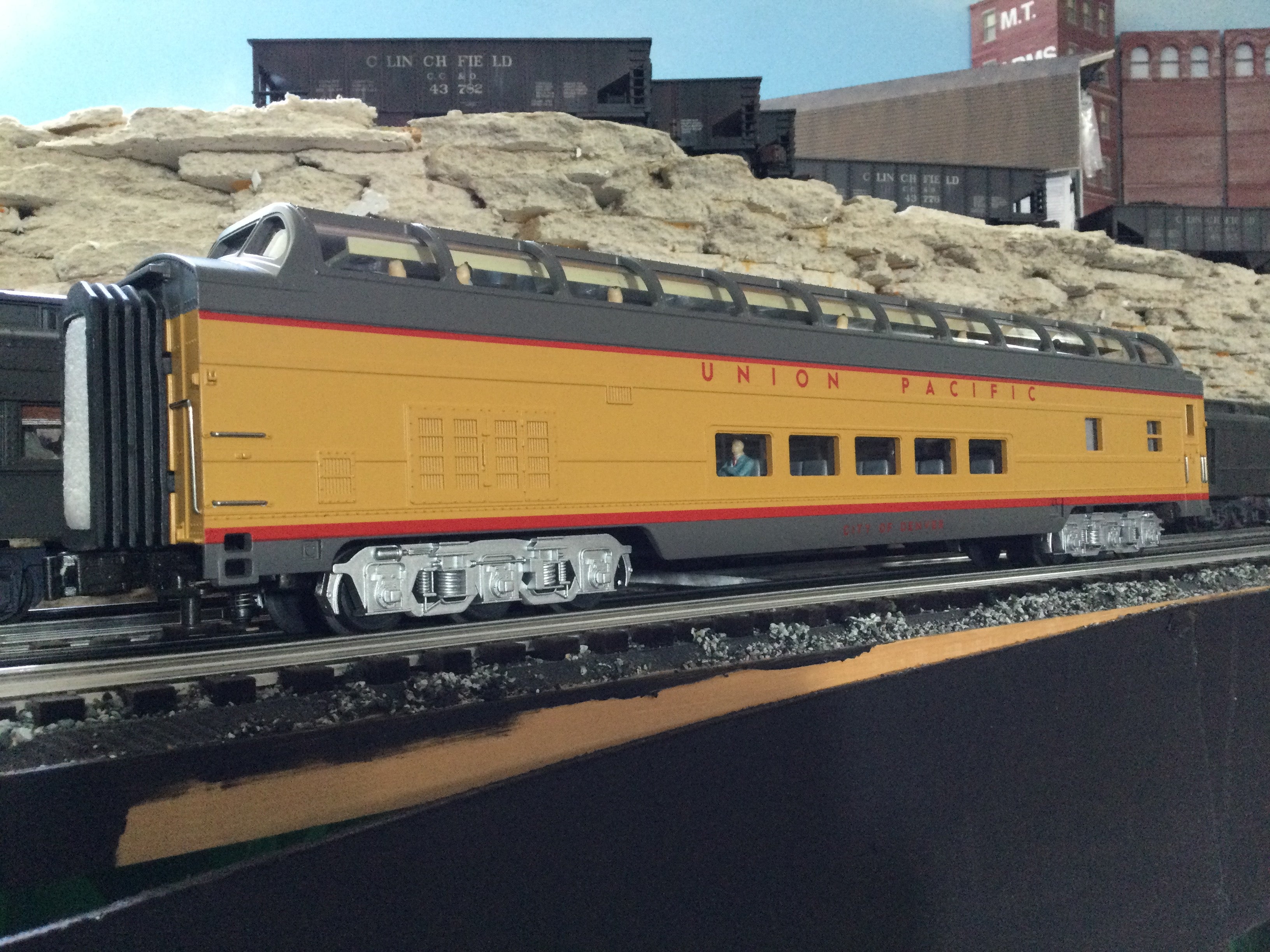 MTH 20-6753 UP 70' ABS Full Length Vista Dome Passenger Car - Second Hand