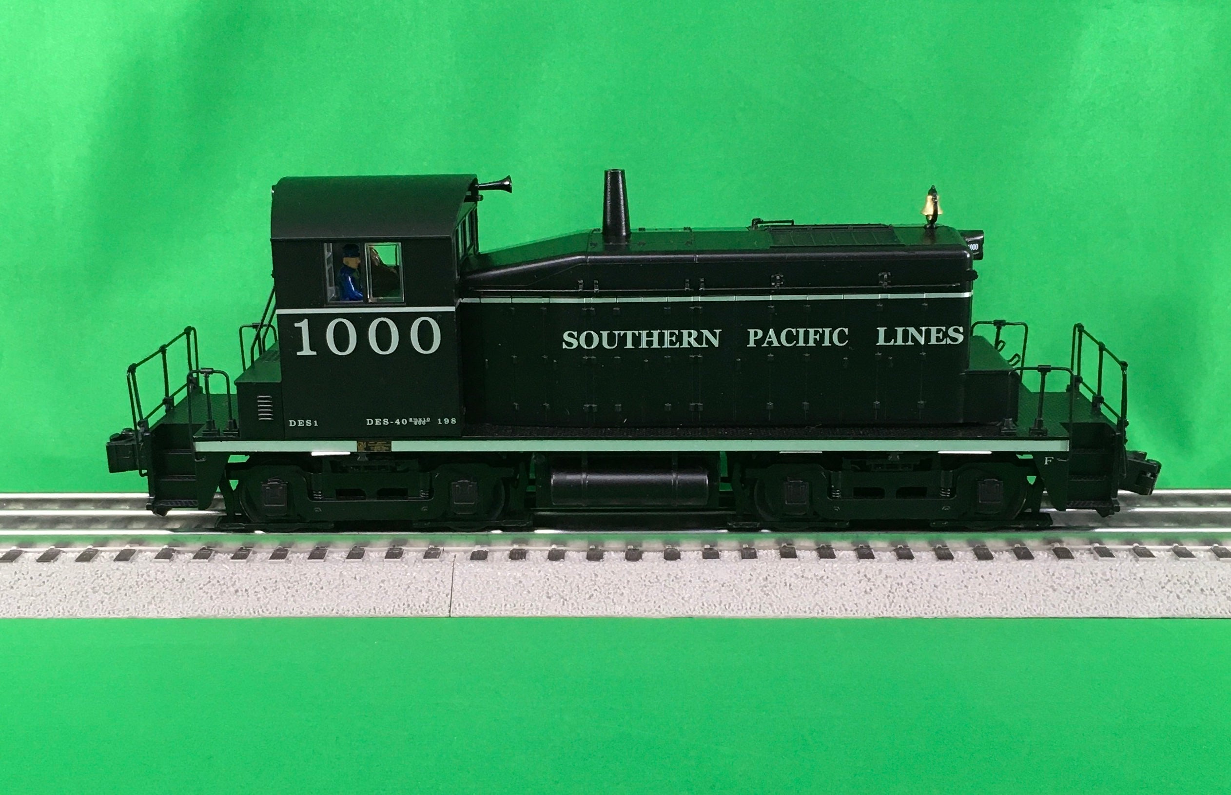 Lionel 2233420 - Legacy SW1 Diesel Locomotive "Southern Pacific" #1000