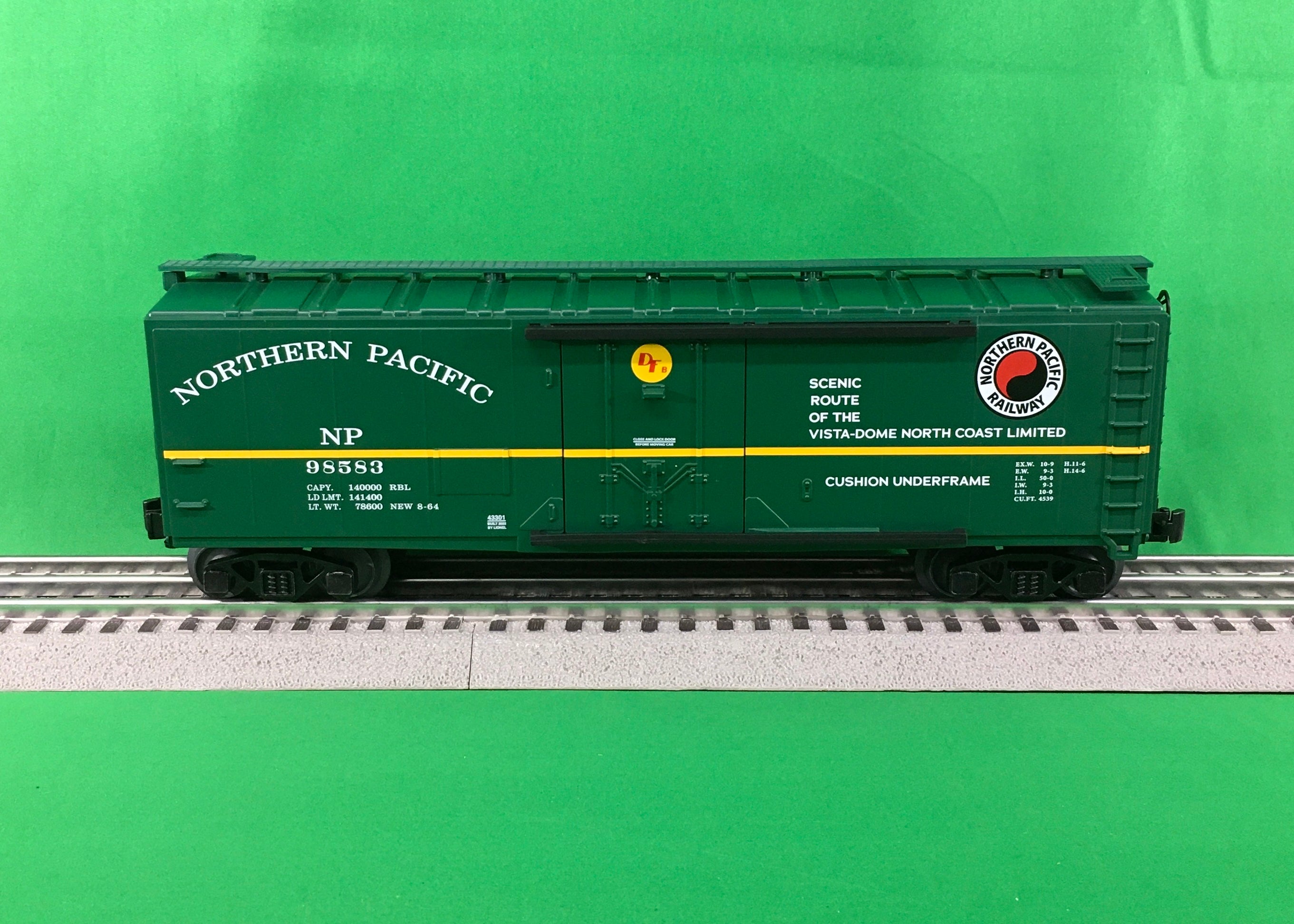 Lionel 2243301 - RBL Reefer Car "Northern Pacific" #98583