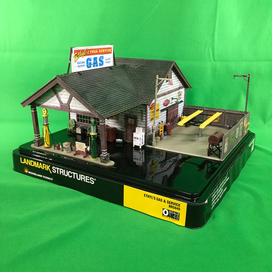 Woodland Scenics BR5849 - Ethyl's Gas & Service - MrMuffin'sTrains